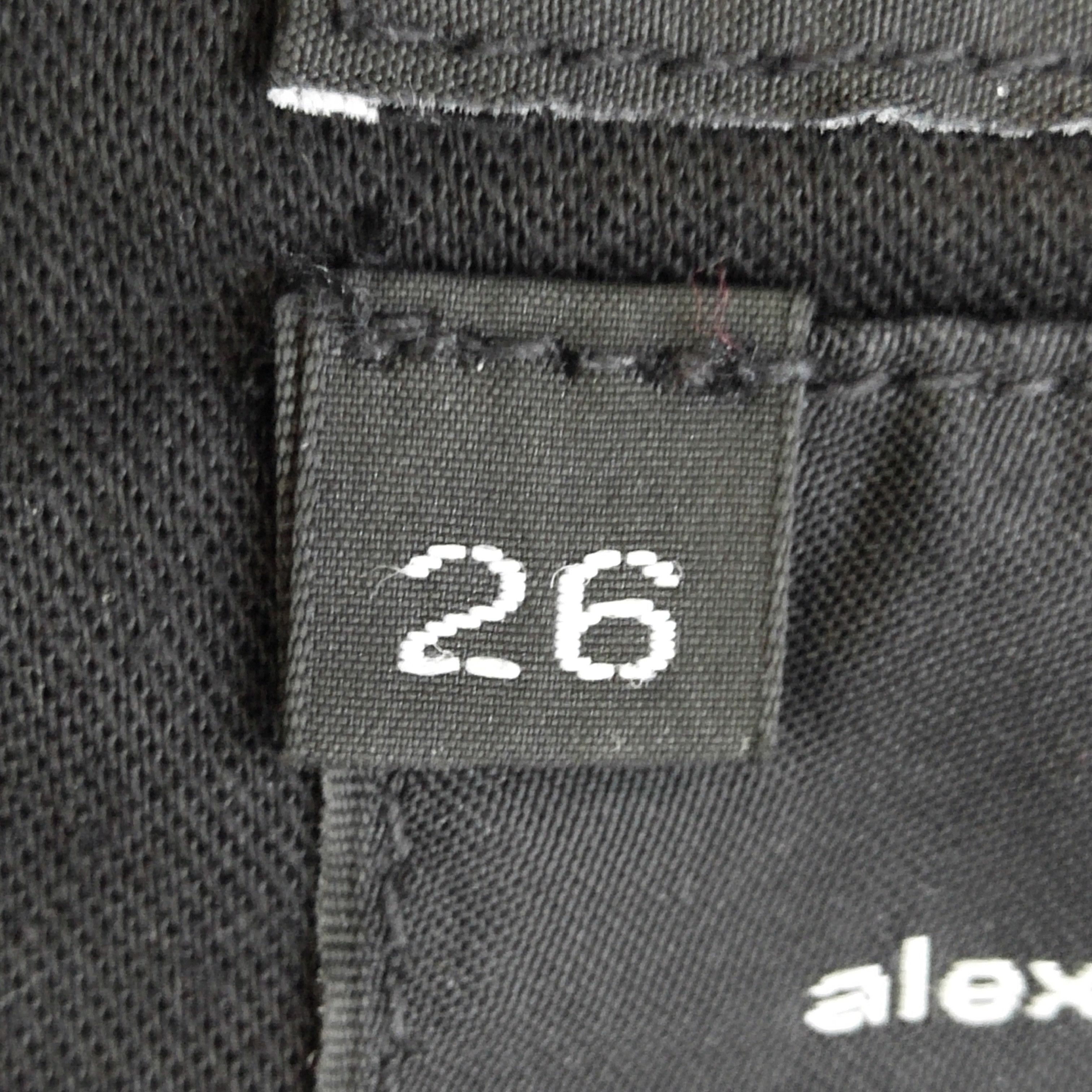 Alexander Wang Alexander Wang Black Denim Shorts Size 26 Size 26" / US 2 / IT 38 - 7 Thumbnail