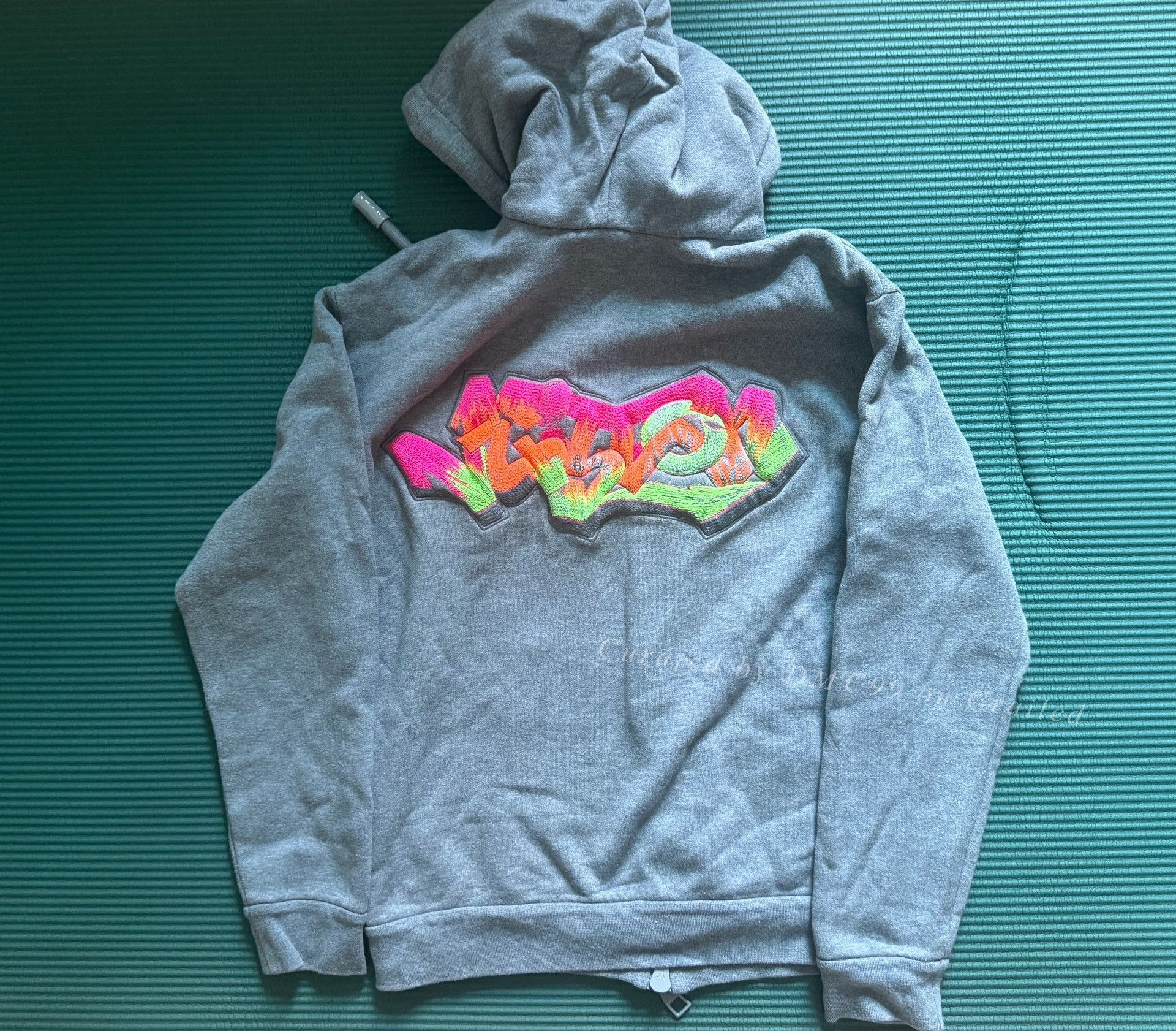 Louis Vuitton Louis Vuitton Gray Graffiti Logo Hooded Jacket Size US XS / EU 42 / 0 - 3 Thumbnail