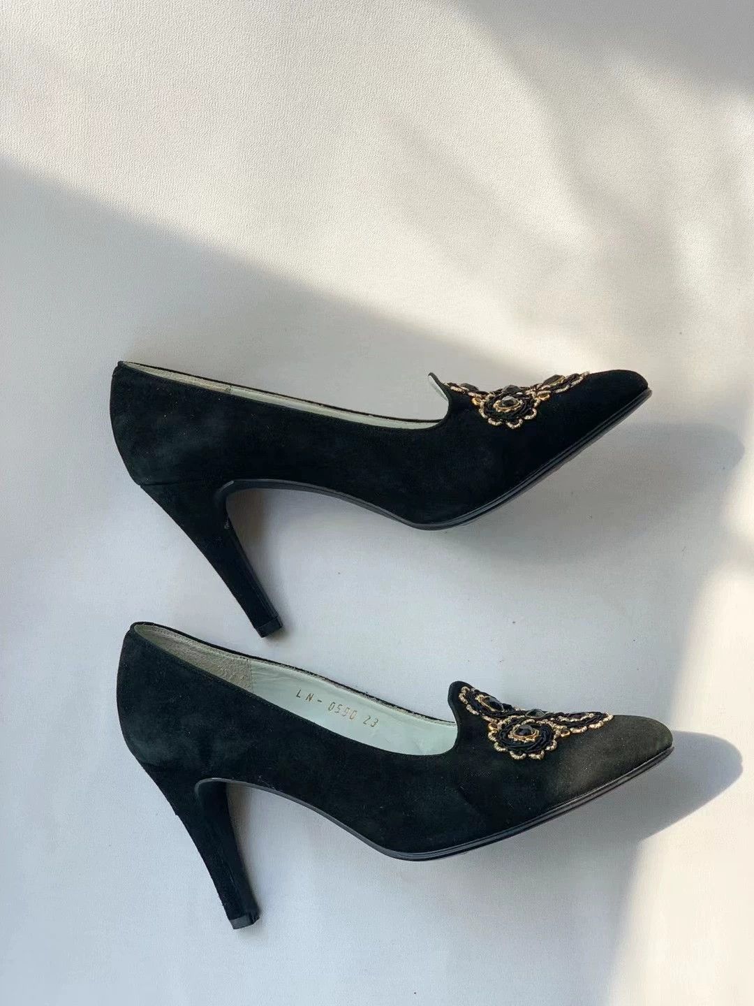 Lanvin Vintage LANVIN Suede Embroidered Heels Size US 5 / IT 35 - 4 Thumbnail
