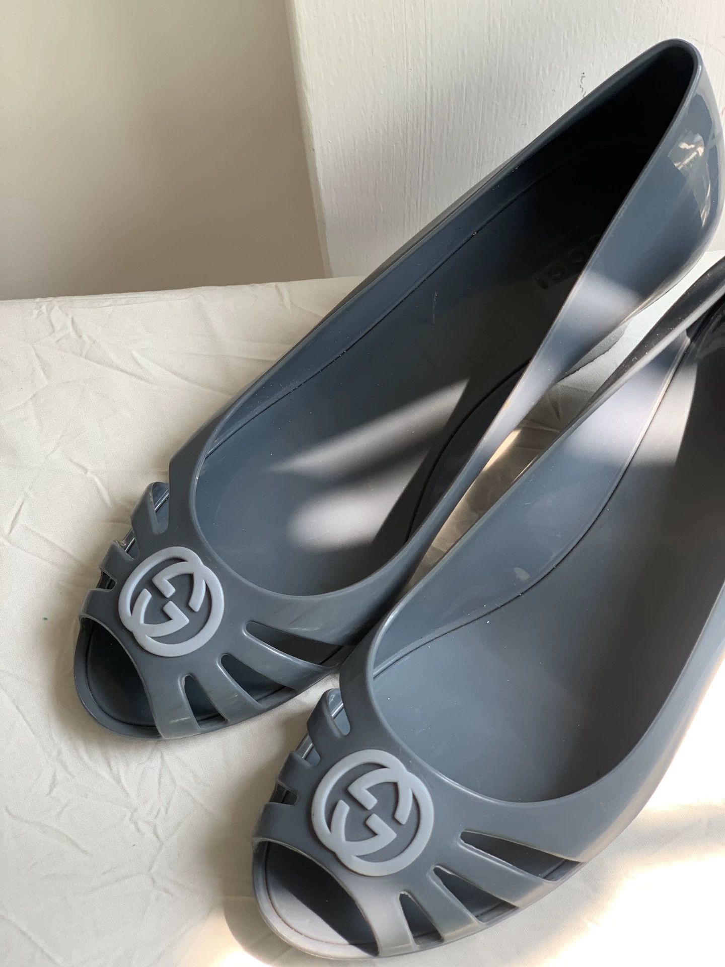 Gucci Gucci Vintage Peep-Toe Jelly Shoes Size US 7 / IT 37 - 3 Thumbnail