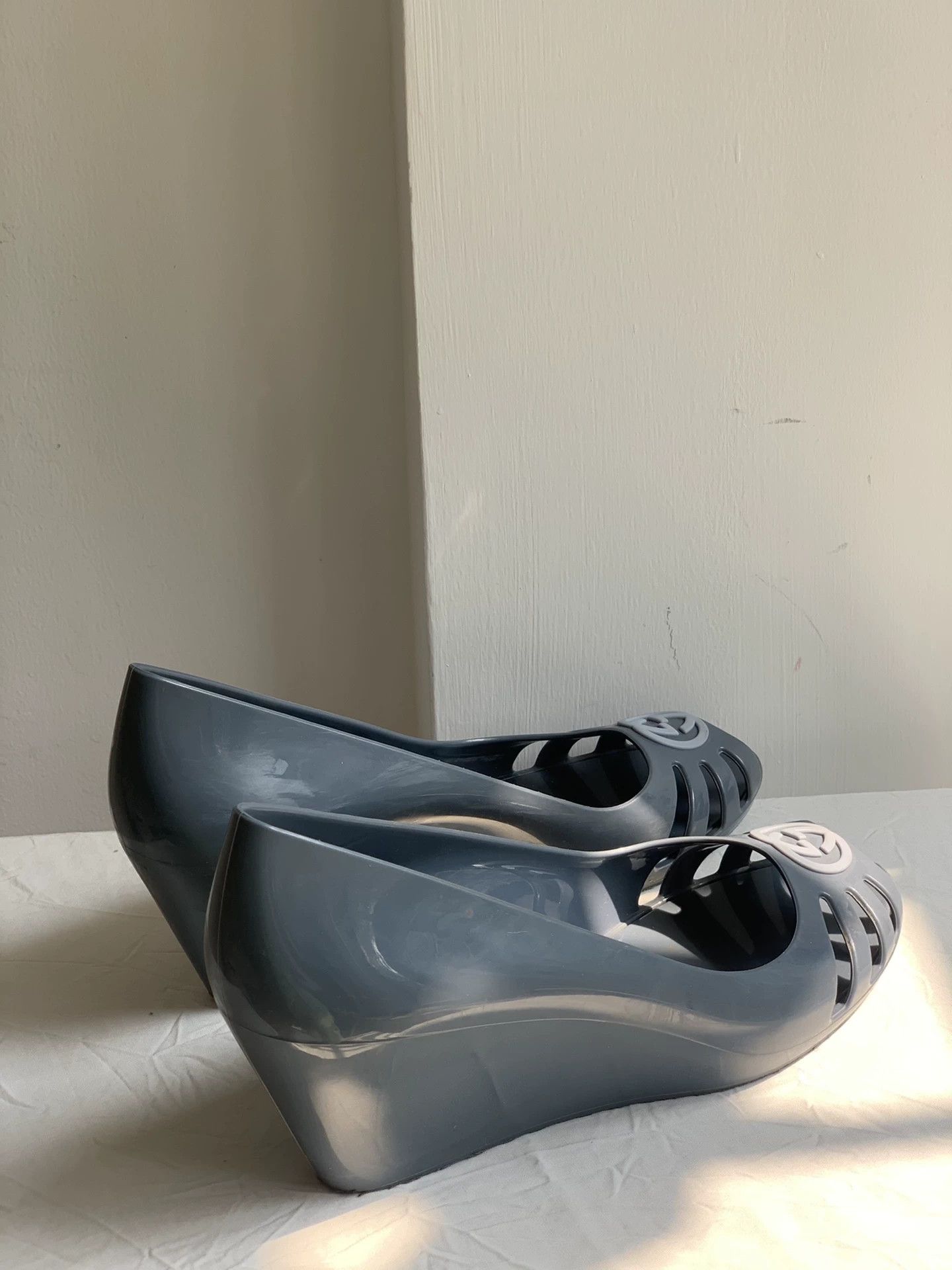 Gucci Gucci Vintage Peep-Toe Jelly Shoes Size US 7 / IT 37 - 8 Thumbnail