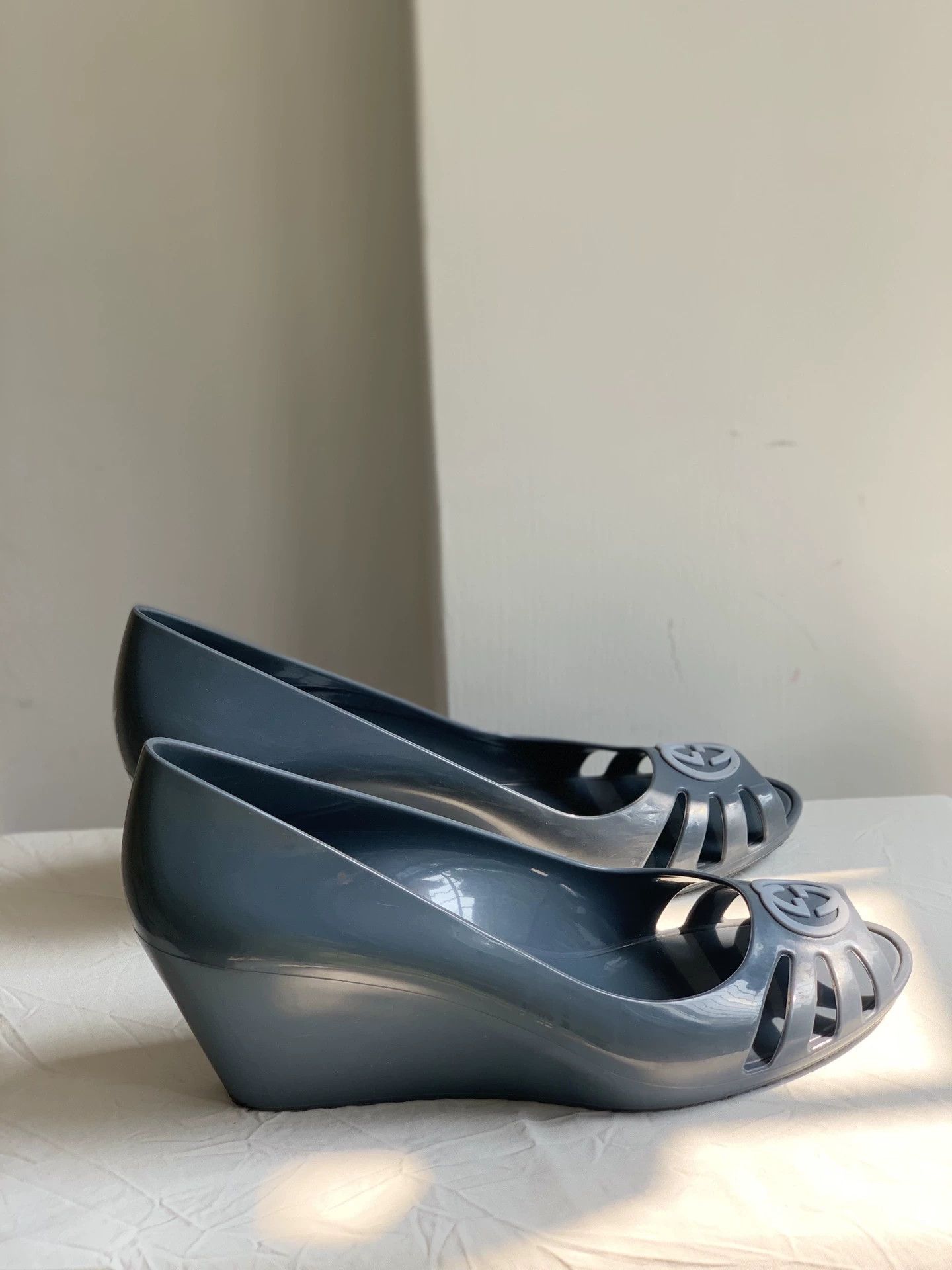 Gucci Gucci Vintage Peep-Toe Jelly Shoes Size US 7 / IT 37 - 5 Thumbnail