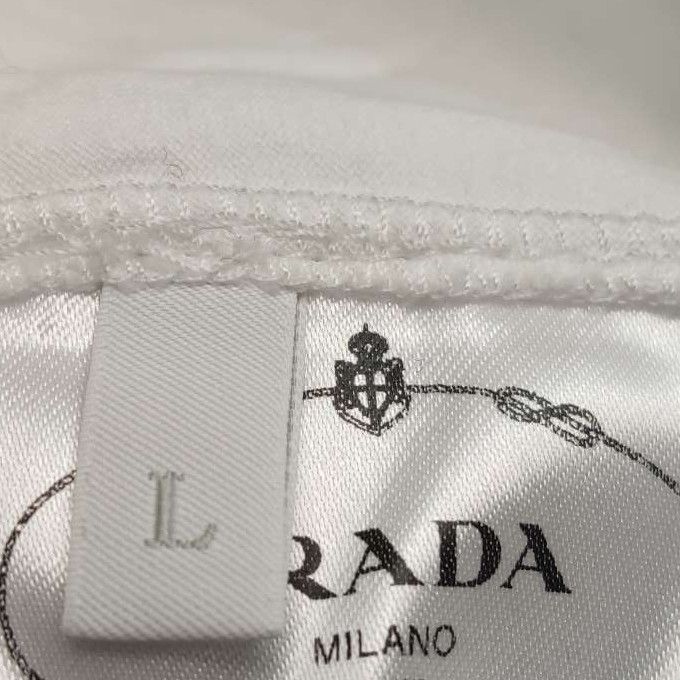 Prada Prada Sequin Triangle Logo T-Shirt Size L Size L / US 10 / IT 46 - 6 Thumbnail