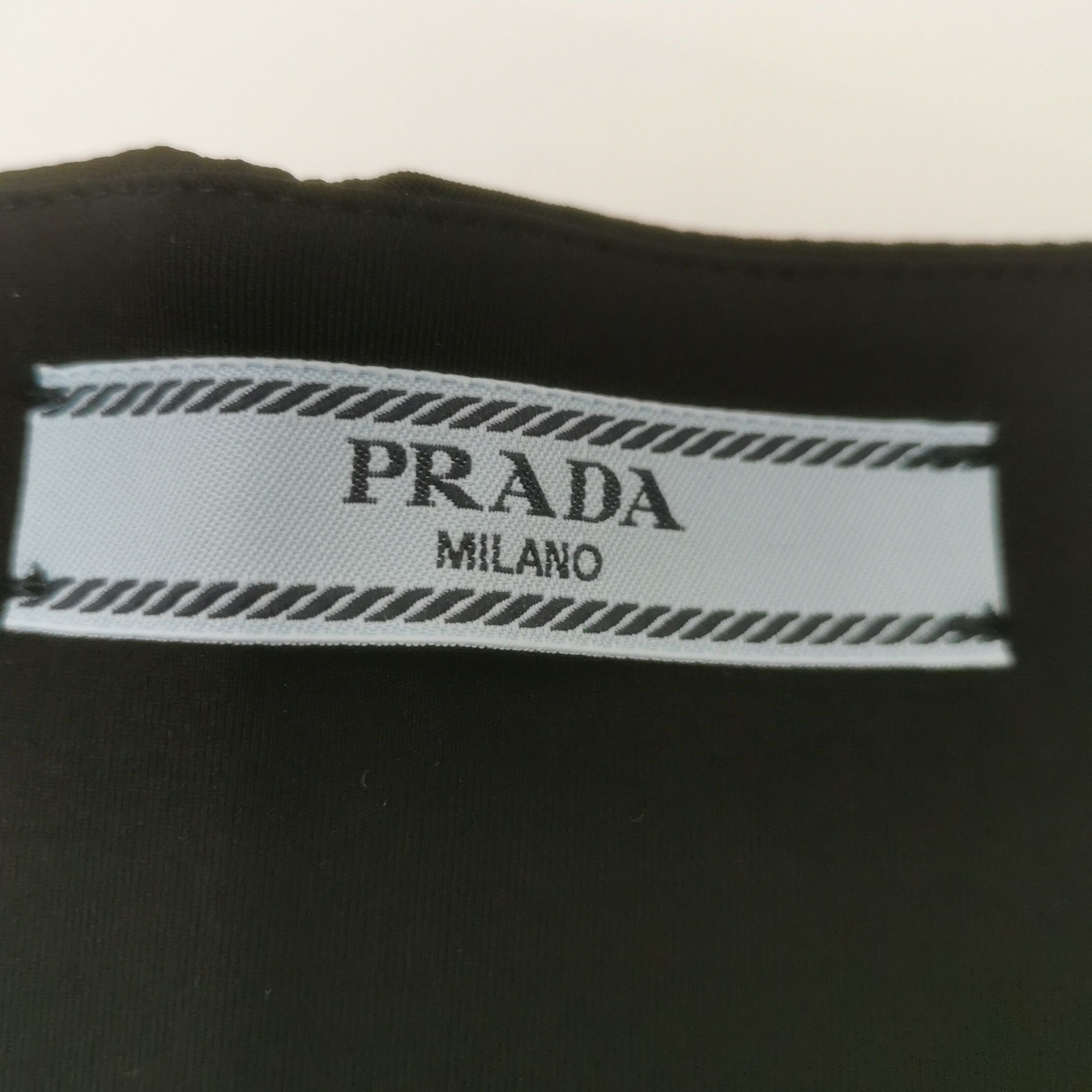 Prada Prada Logo Plaque Bandeau Top Size IT 42 Size M / US 6-8 / IT 42-44 - 6 Thumbnail