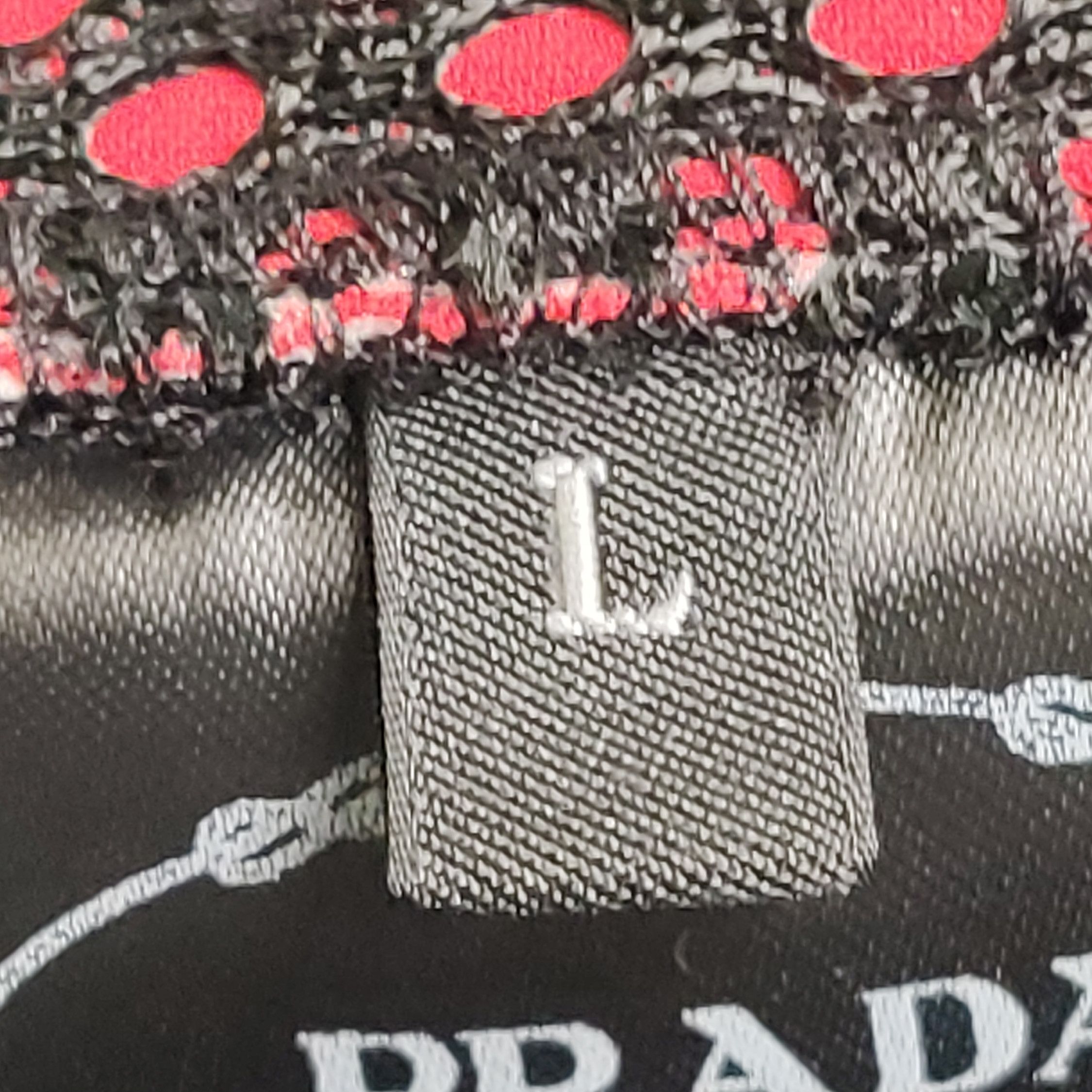 Prada Prada Logo Patch Short Sleeve T-Shirt Size L Size US L / EU 52-54 / 3 - 6 Thumbnail