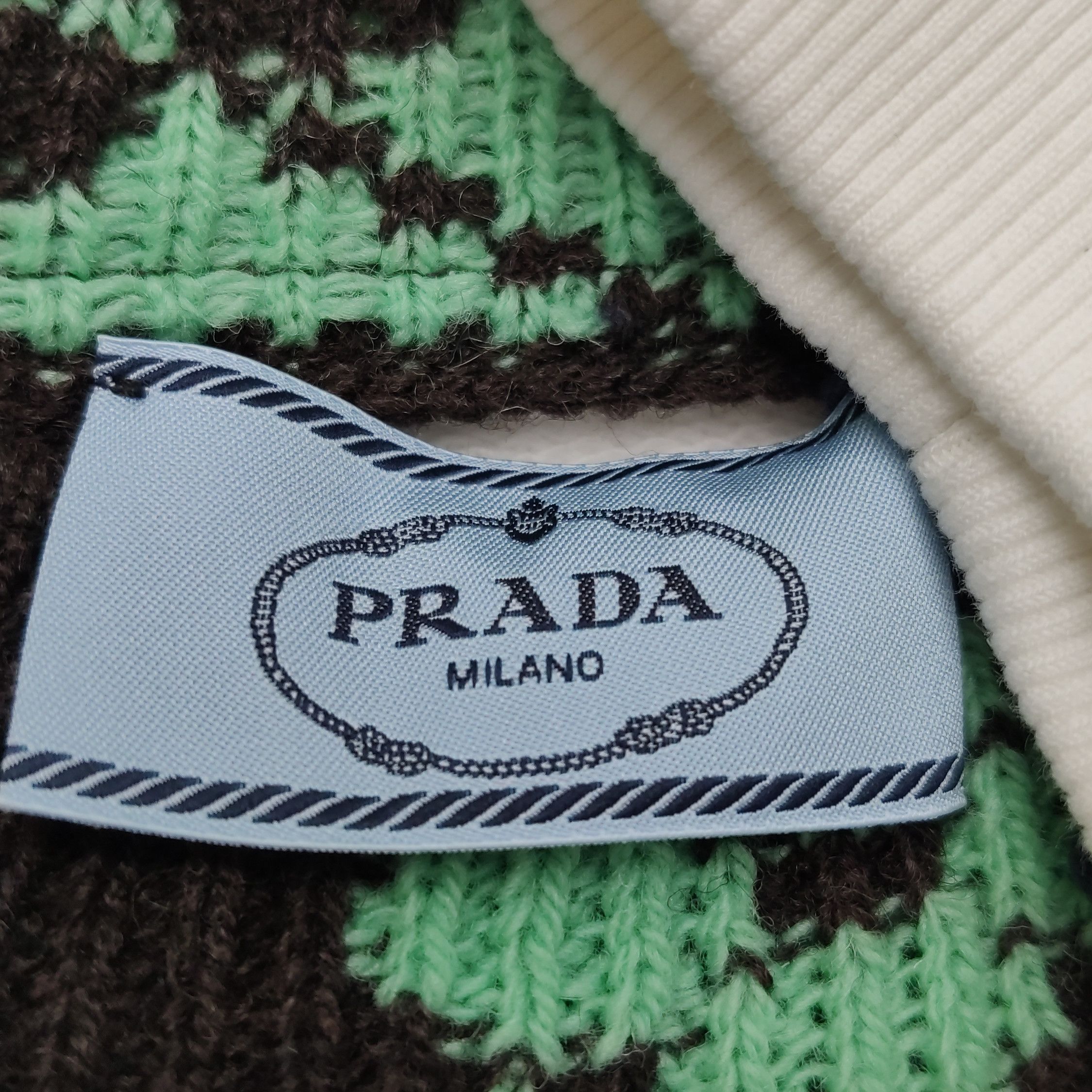 Prada Prada Contrast Collar Sweatshirt XS Size XS / US 0-2 / IT 36-38 - 4 Thumbnail