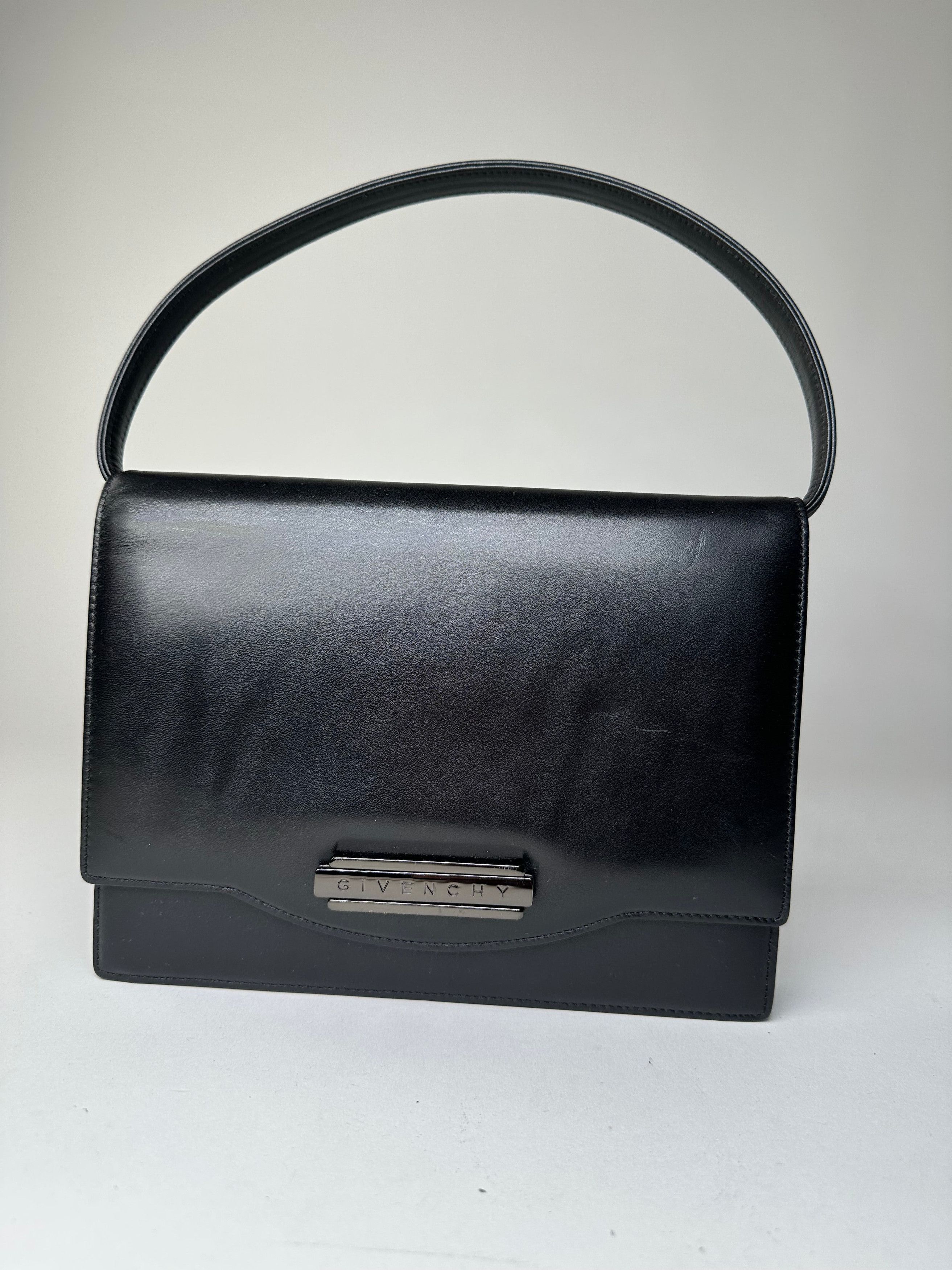 Givenchy Vintage Leather Shoulder Bag Y2K Black Silver Size ONE SIZE - 13 Thumbnail