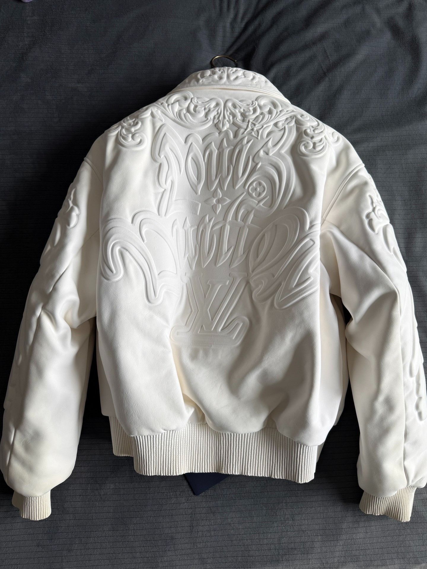 Louis Vuitton LV White Embossed Leather Jacket Size US M / EU 48-50 / 2 - 2 Thumbnail