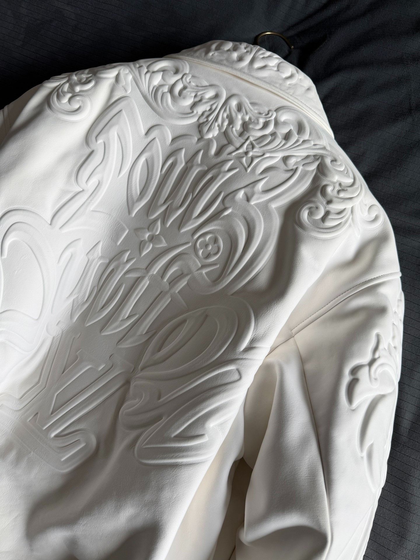 Louis Vuitton LV White Embossed Leather Jacket Size US M / EU 48-50 / 2 - 9 Thumbnail