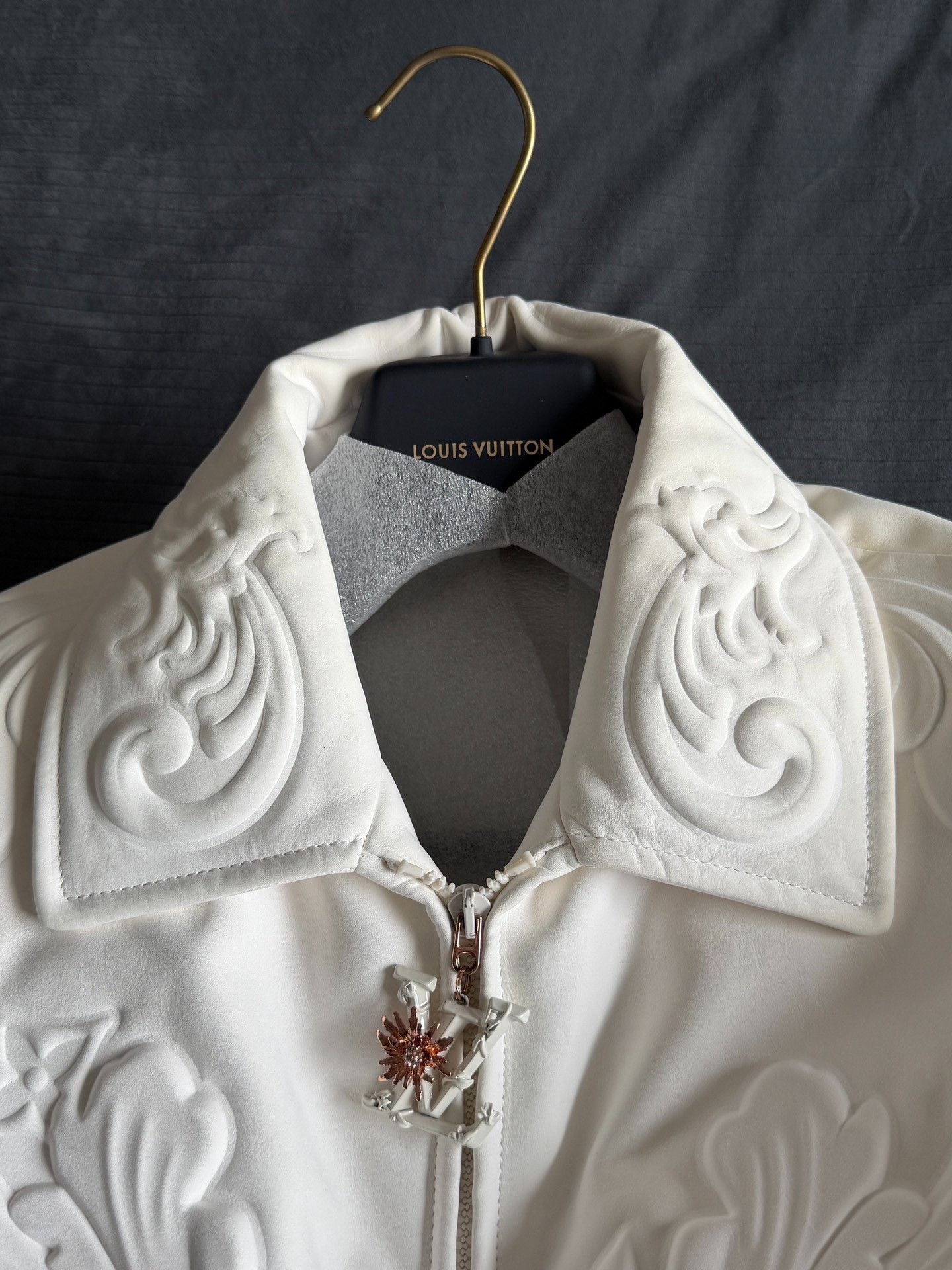 Louis Vuitton LV White Embossed Leather Jacket Size US M / EU 48-50 / 2 - 8 Thumbnail