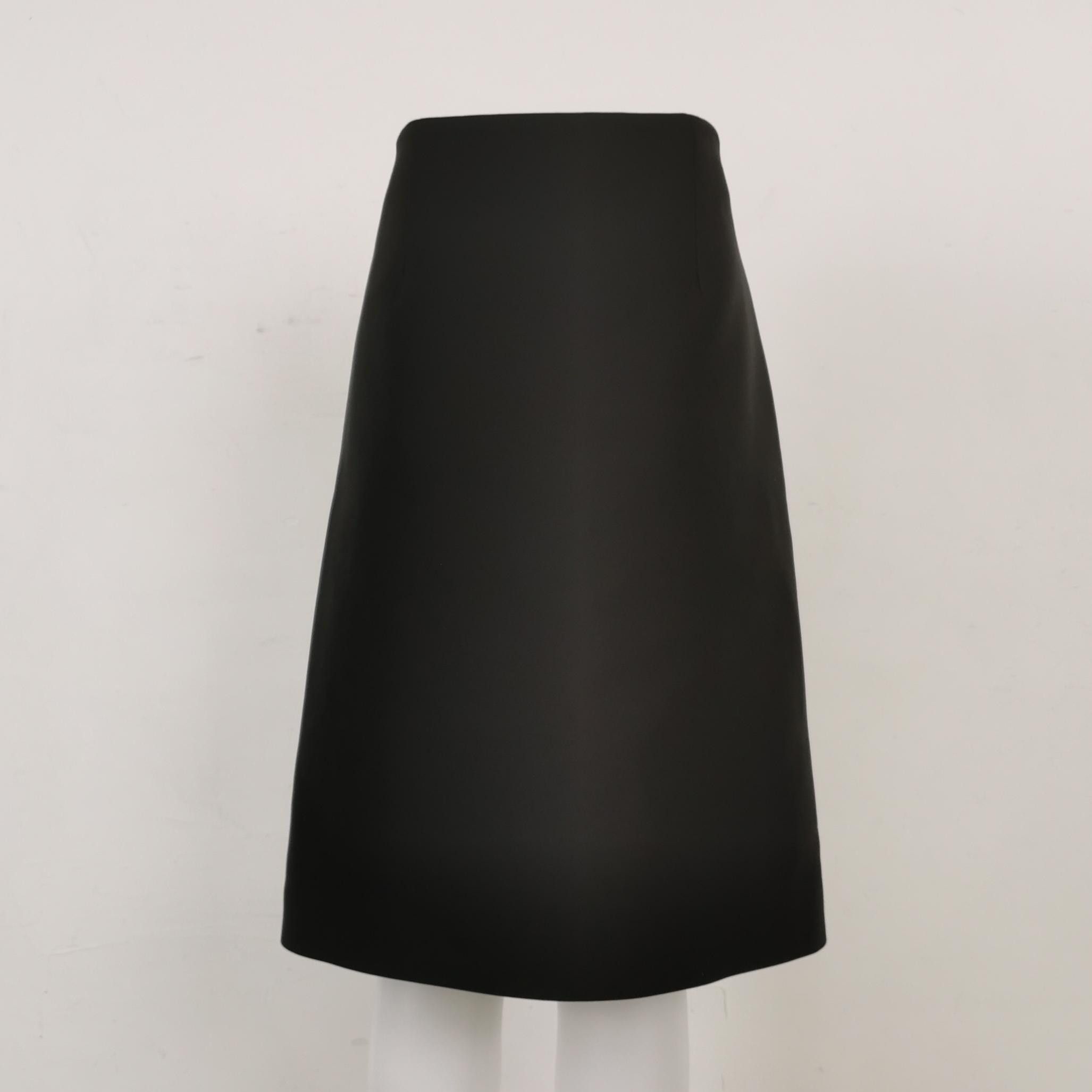 Prada Prada Black Skirt Size 40 Size 27" / US 4 / IT 40 - 2 Thumbnail