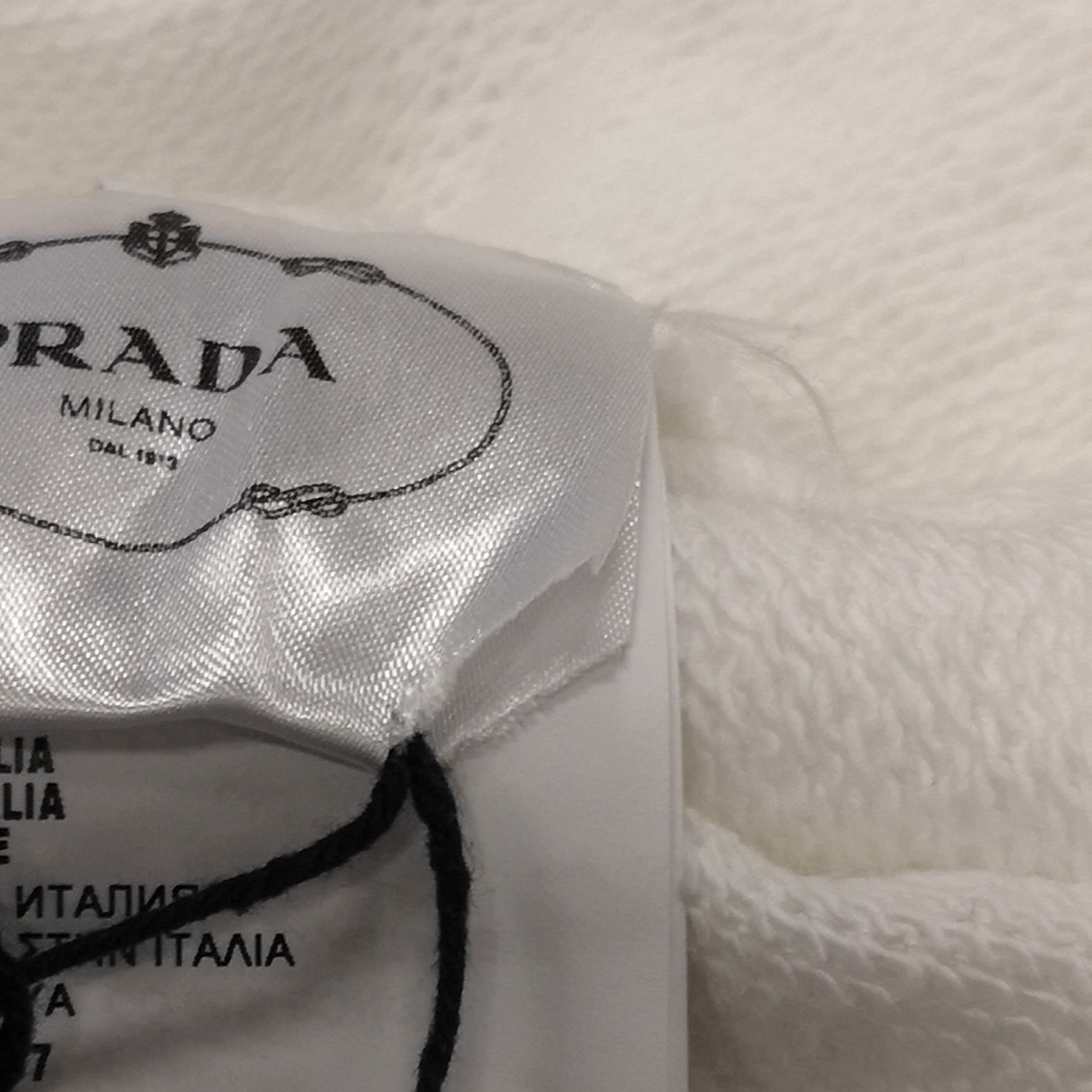 Prada Prada Logo Sleeveless Hoodie Size M Size US M / EU 48-50 / 2 - 9 Thumbnail