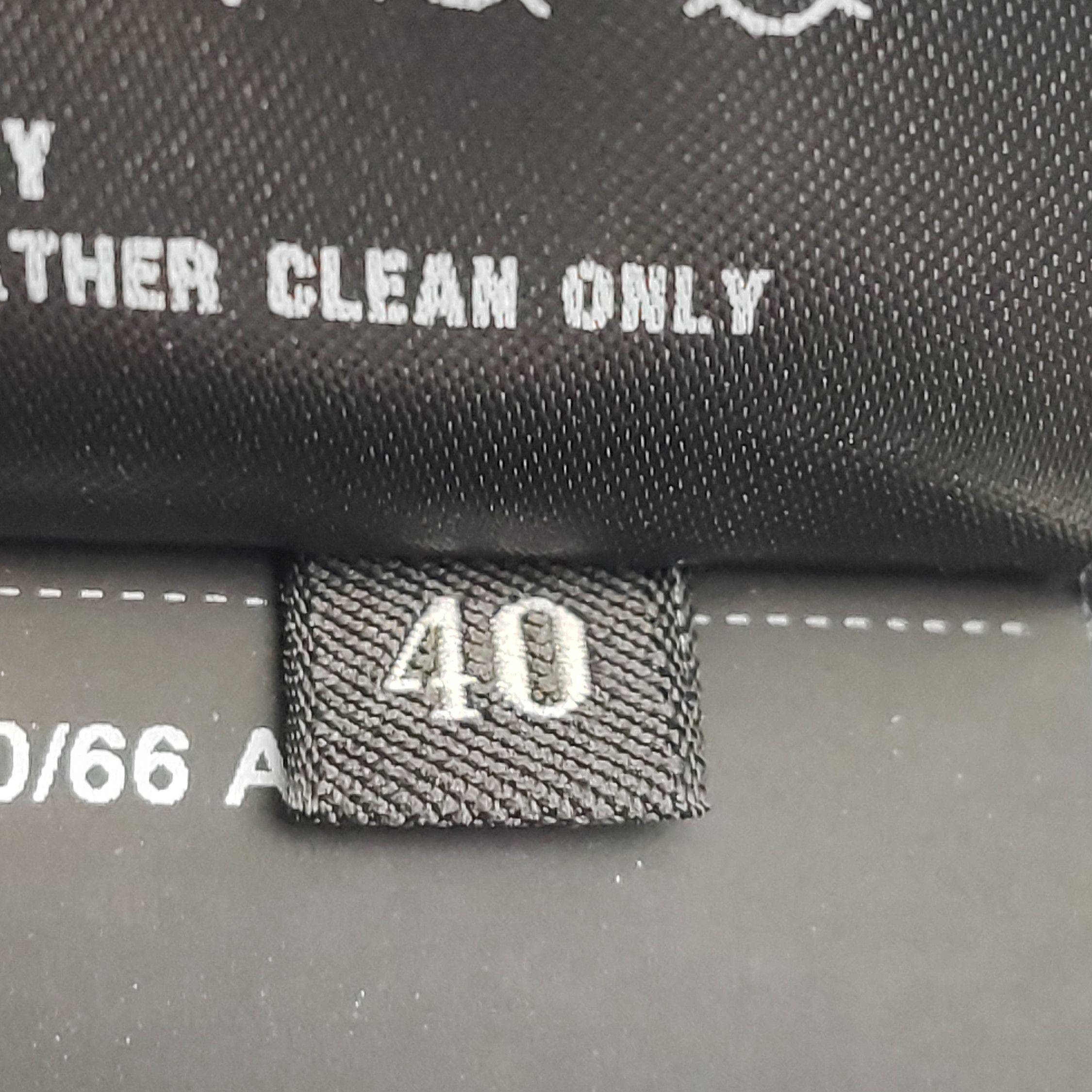 Prada Prada Logo Leather Mini Skirt Size 40 Size 27" / US 4 / IT 40 - 6 Thumbnail