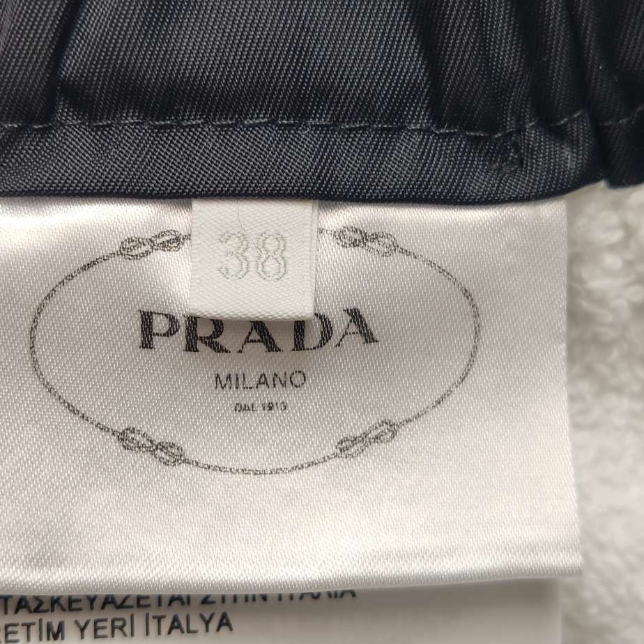 Prada Prada Logo Terry Shorts Size 38 Size 26" / US 2 / IT 38 - 6 Thumbnail