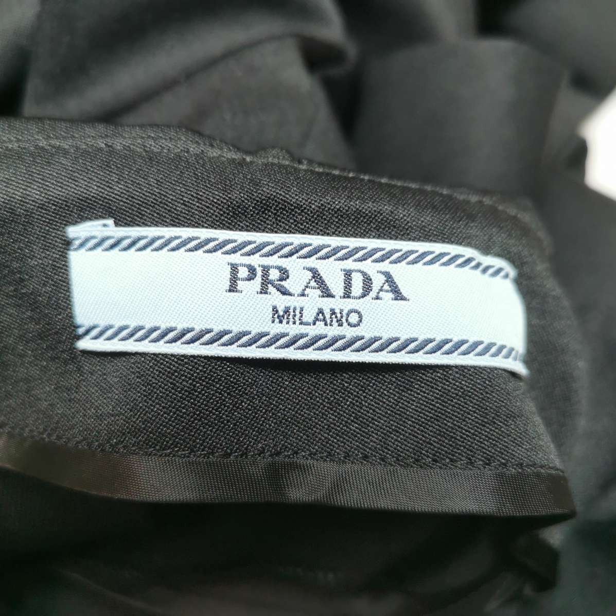 Prada Prada Pleated Midi Skirt Size 38 Size 26" / US 2 / IT 38 - 3 Thumbnail
