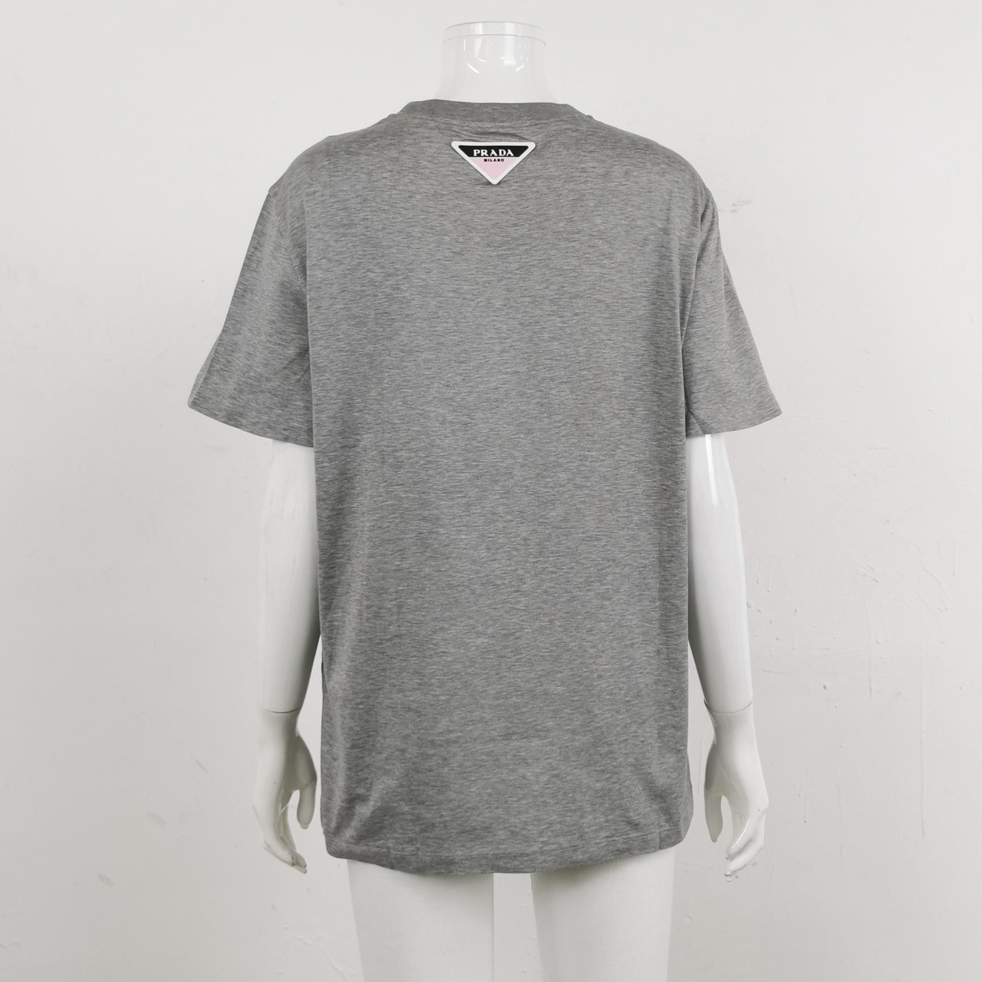 Prada Prada Logo Patch T-Shirt Size M Size US M / EU 48-50 / 2 - 2 Thumbnail