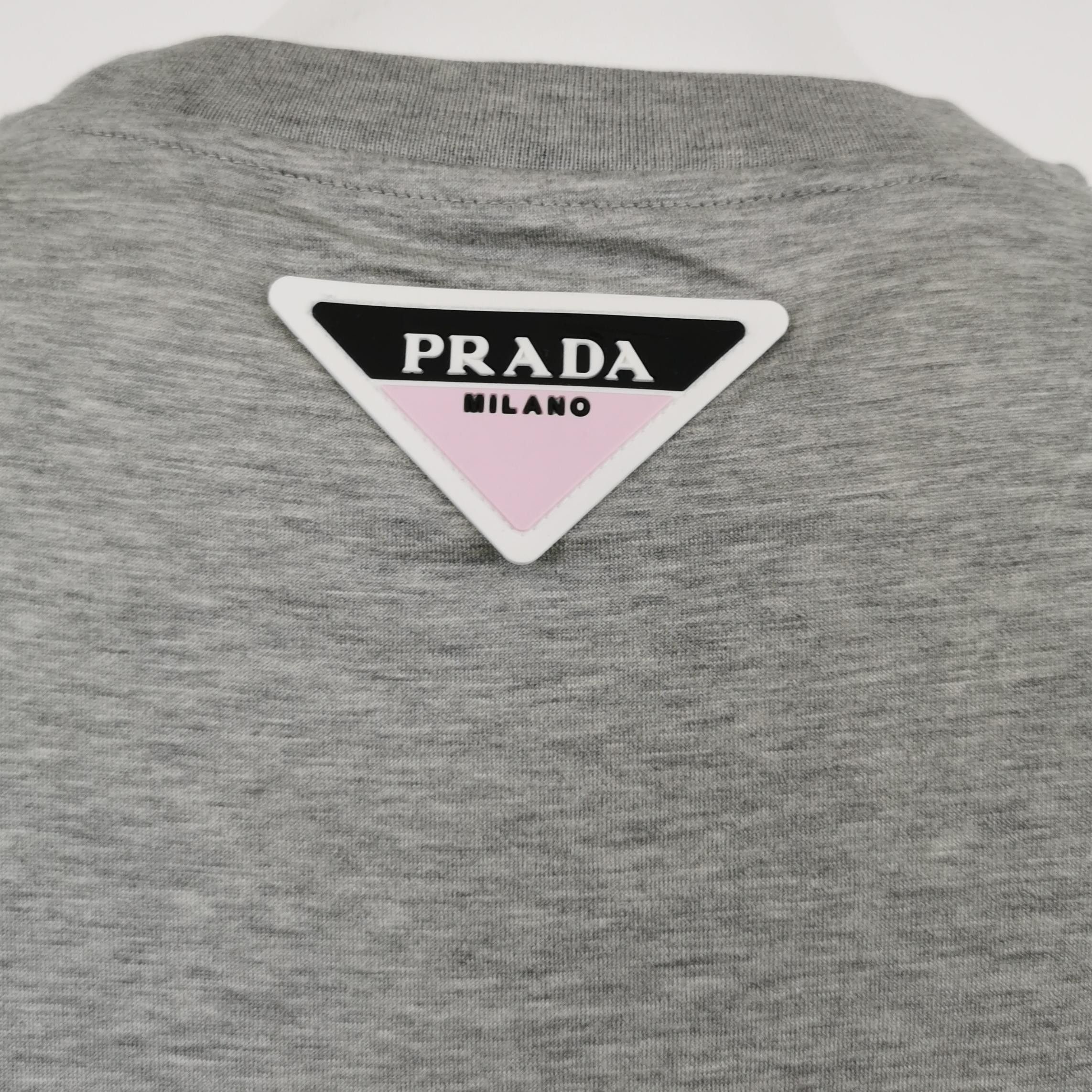 Prada Prada Logo Patch T-Shirt Size M Size US M / EU 48-50 / 2 - 3 Thumbnail