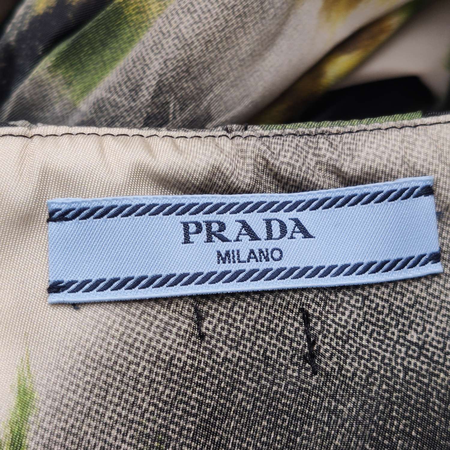 Prada Prada Printed Midi Skirt Size 36 Size 25" / US 0 / IT 36 - 5 Thumbnail