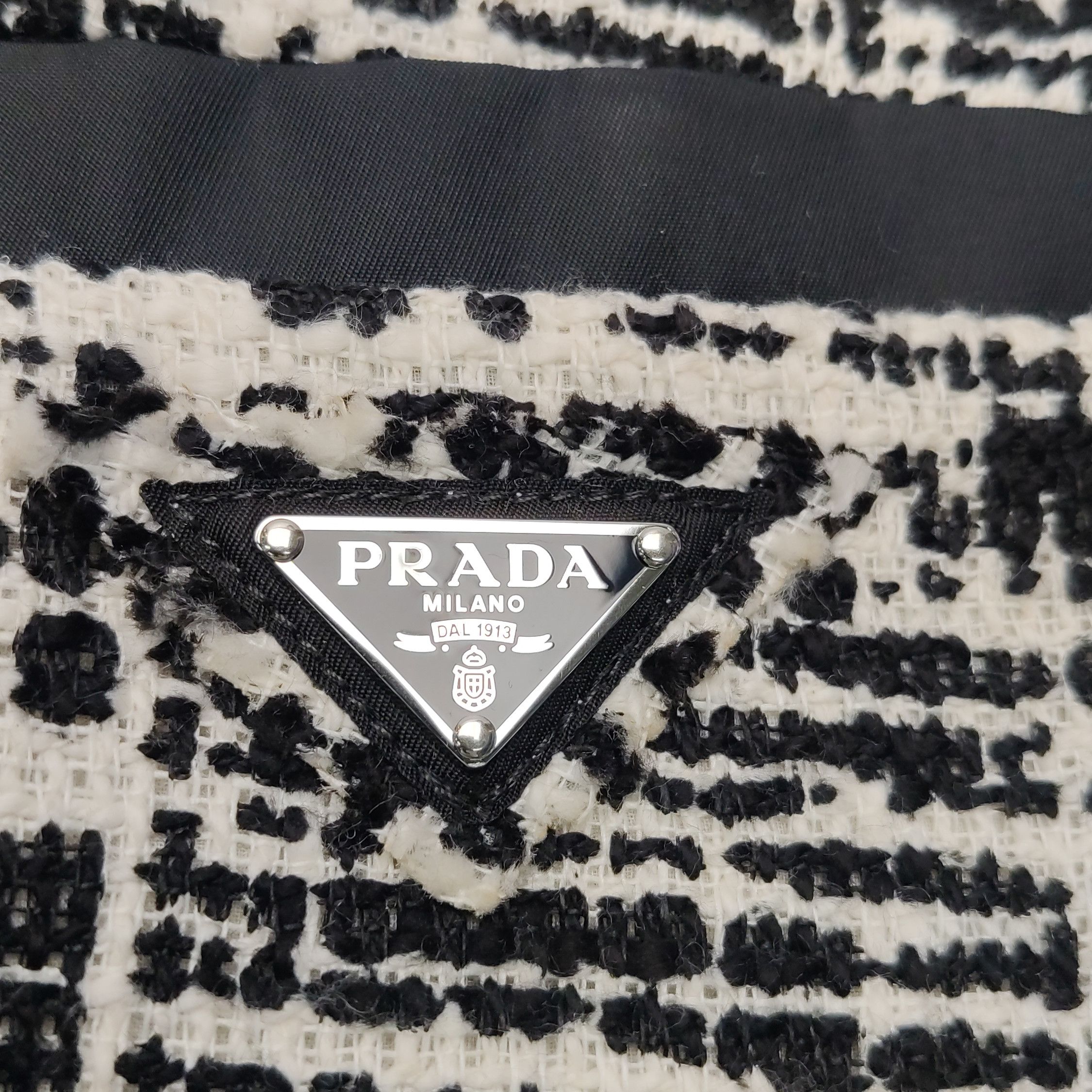 Prada Prada Black White Tweed Mini Skirt Size 36 Size 25" / US 0 / IT 36 - 9 Thumbnail