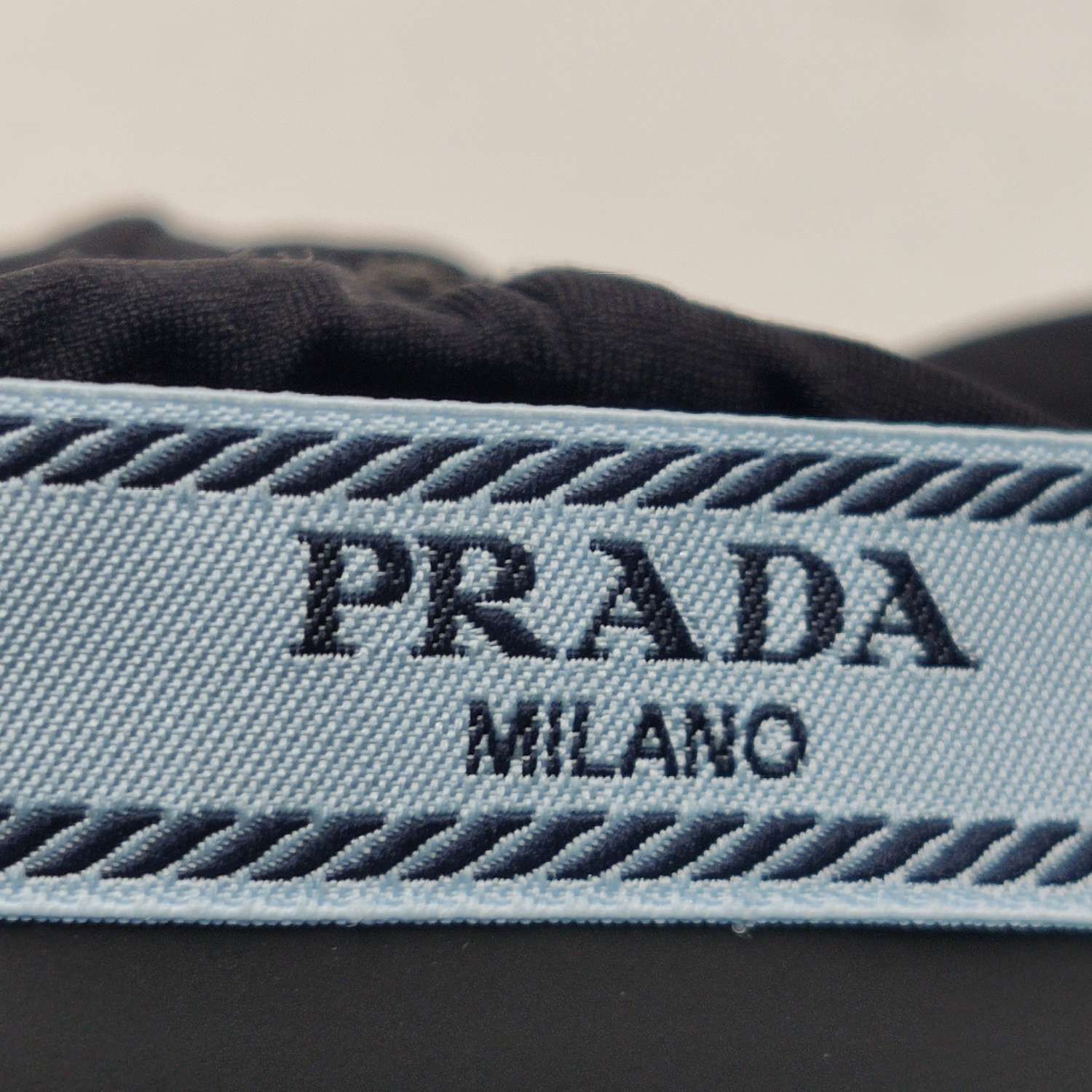 Prada Prada Triangle Logo Shorts Size 40 Size 27" / US 4 / IT 40 - 5 Thumbnail