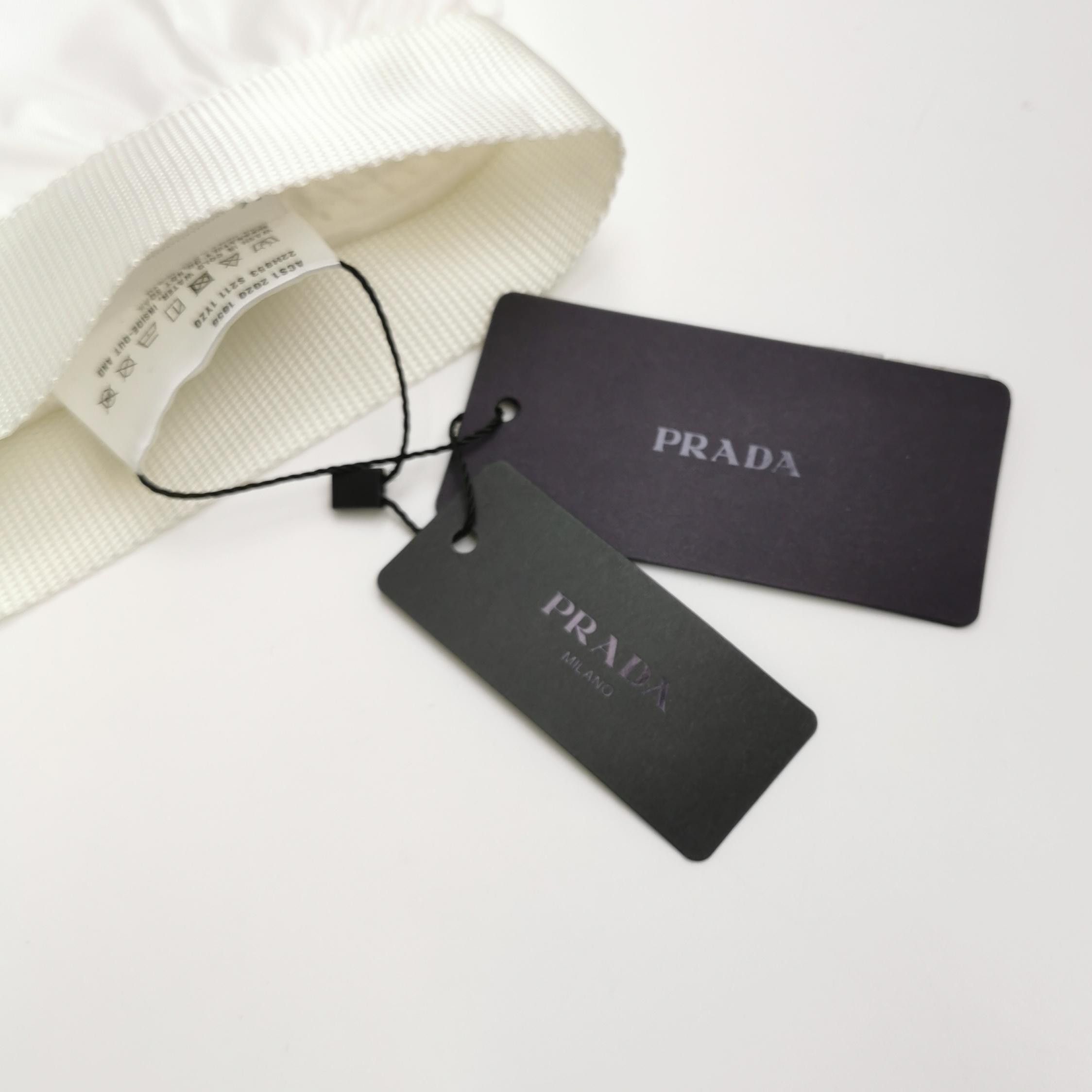 Prada Prada Logo Buckle Nylon Shorts Size 40 Size 27" / US 4 / IT 40 - 4 Thumbnail