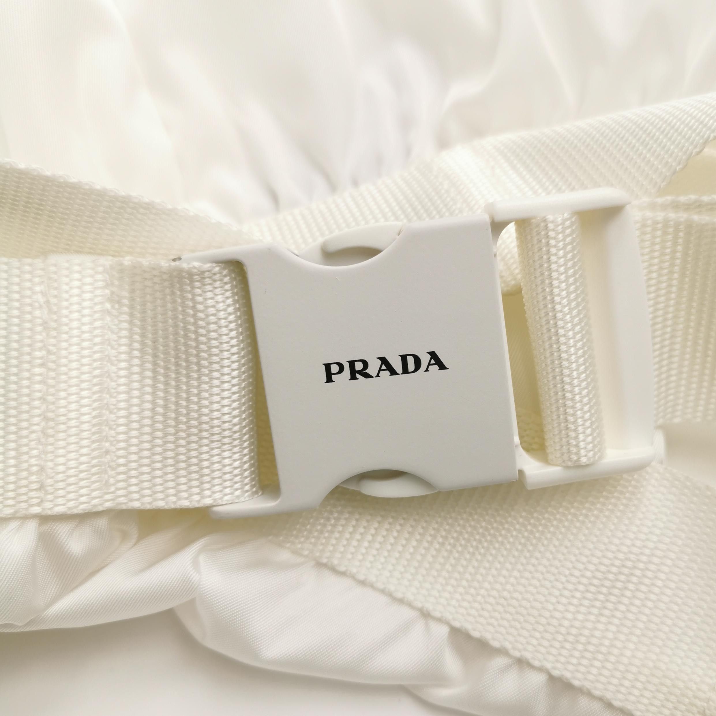 Prada Prada Logo Buckle Nylon Shorts Size 40 Size 27" / US 4 / IT 40 - 3 Thumbnail