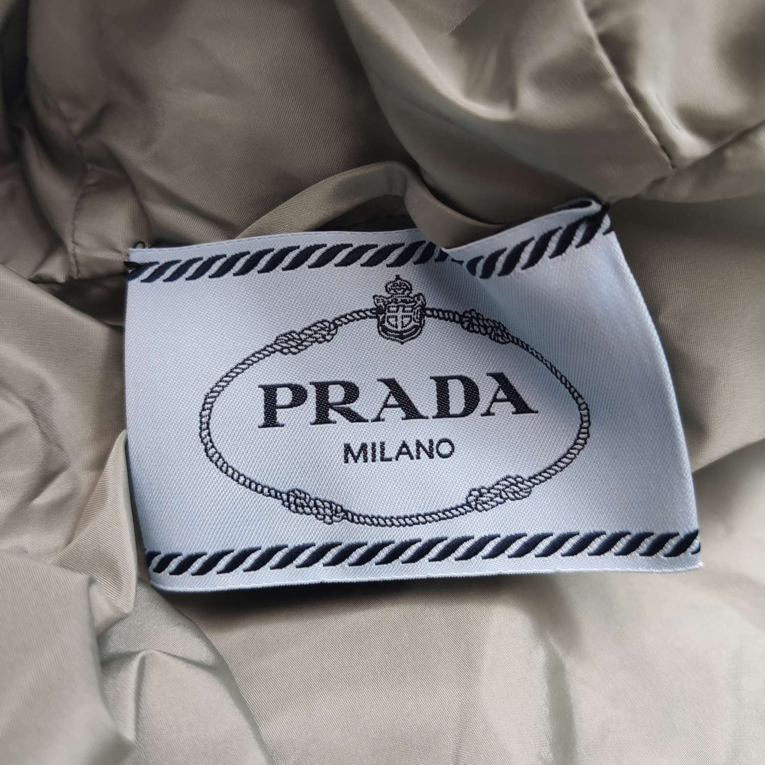 Prada Prada Triangle Logo Hooded Poncho Size 36 Size XS / US 0-2 / IT 36-38 - 5 Thumbnail