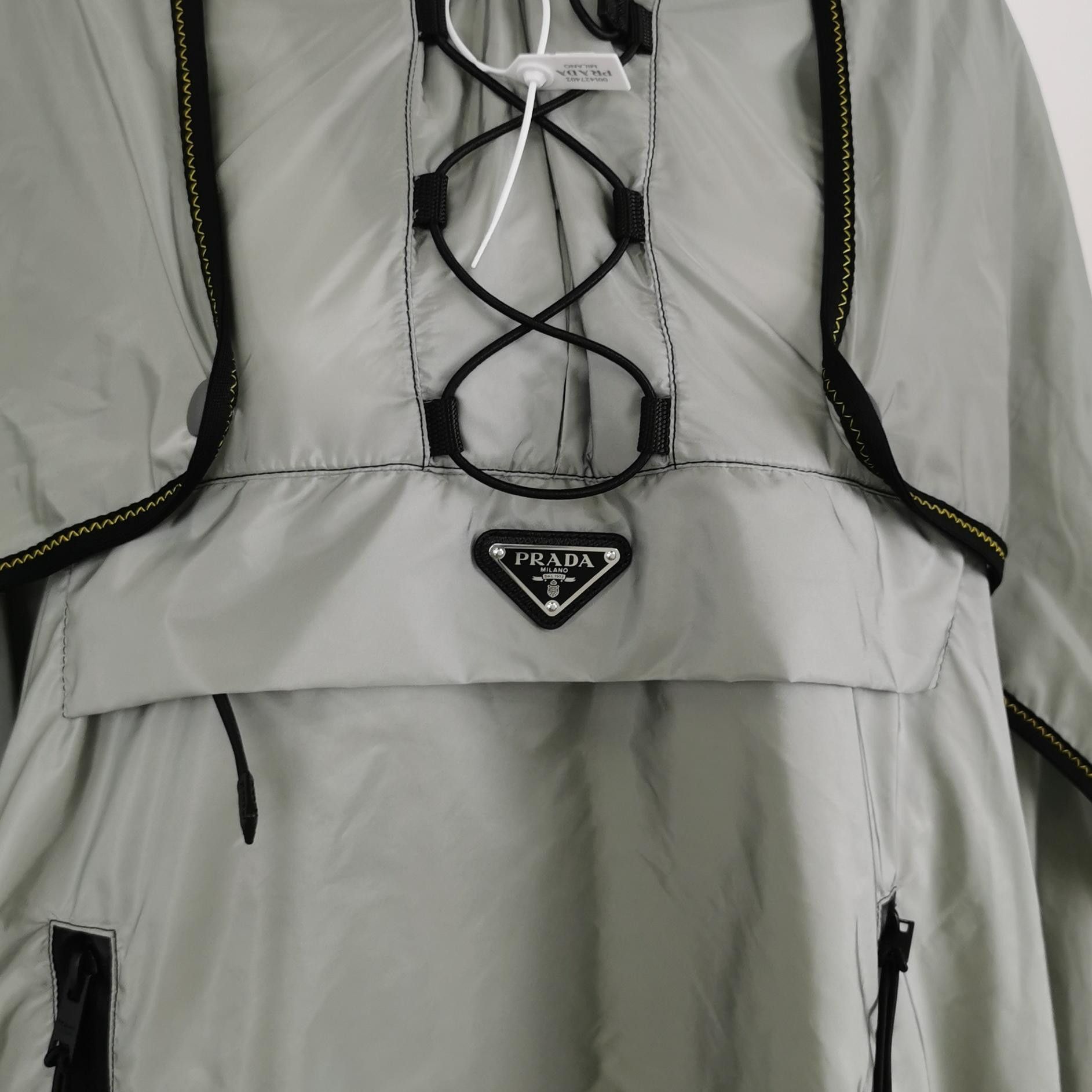 Prada Prada Triangle Logo Hooded Poncho Size 36 Size XS / US 0-2 / IT 36-38 - 3 Thumbnail