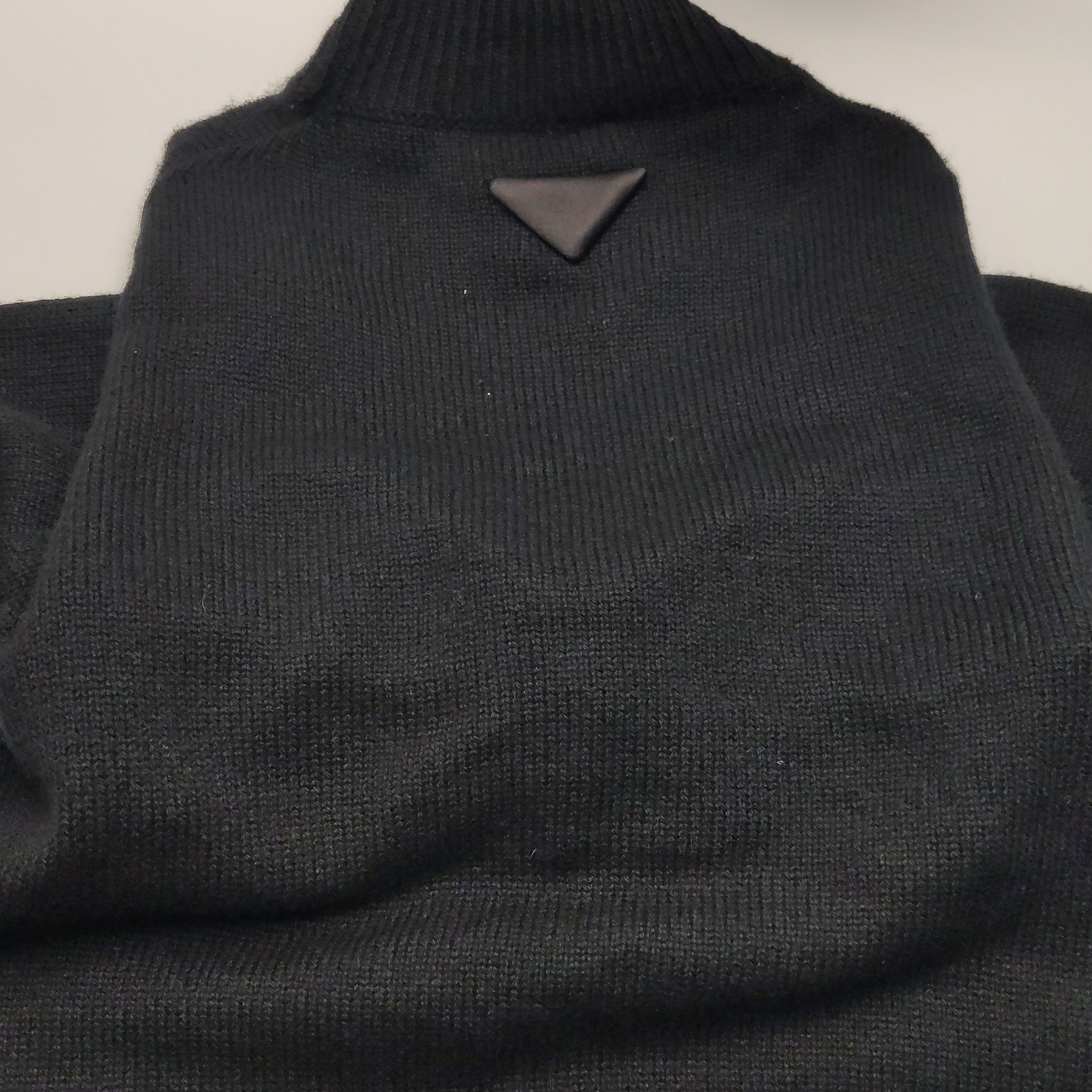 Prada Prada Cashmere Turtleneck Logo Sweater Size L Size US L / EU 52-54 / 3 - 9 Thumbnail