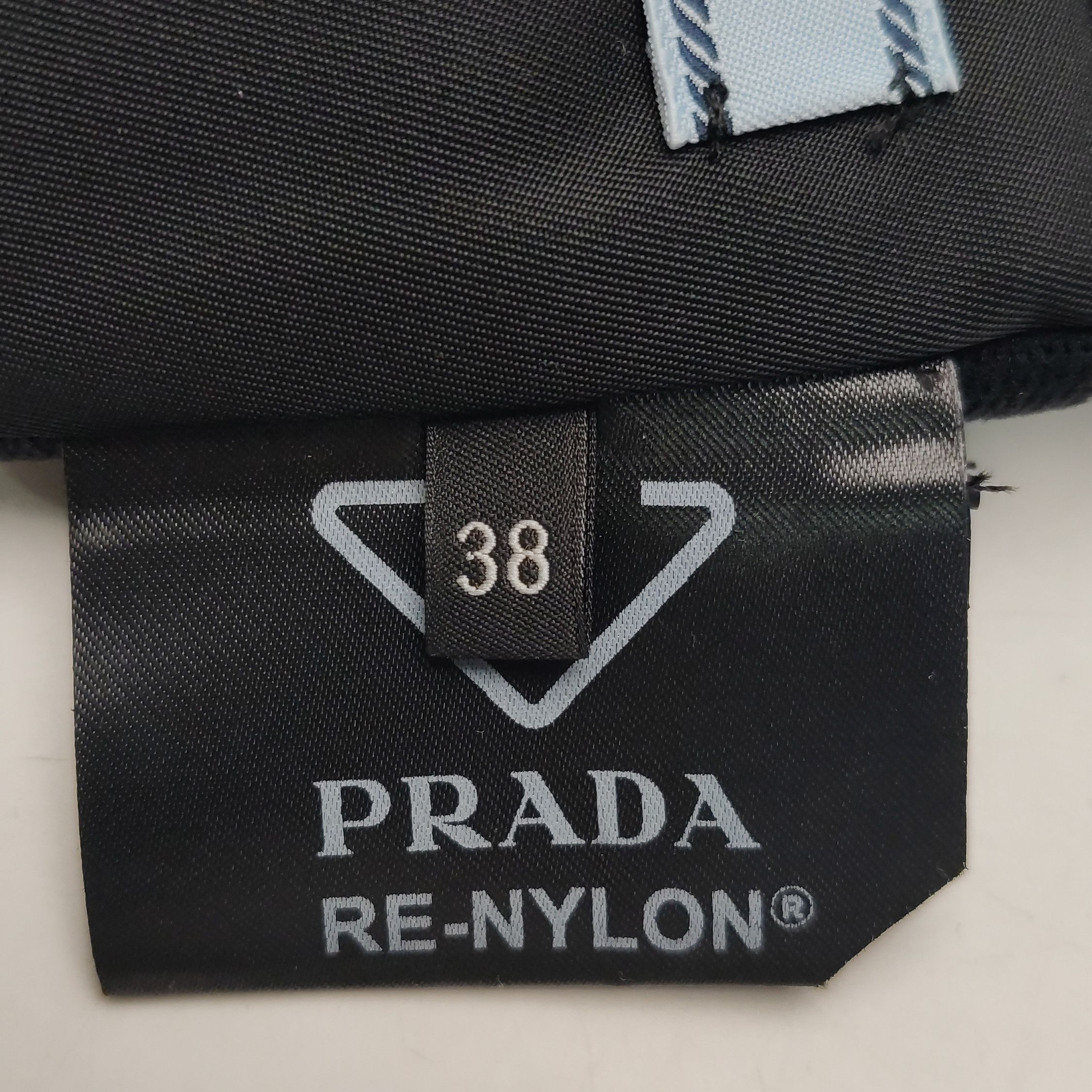 Prada Prada Re-Nylon Zip Crop Top Size 38 Size XS / US 0-2 / IT 36-38 - 10 Thumbnail
