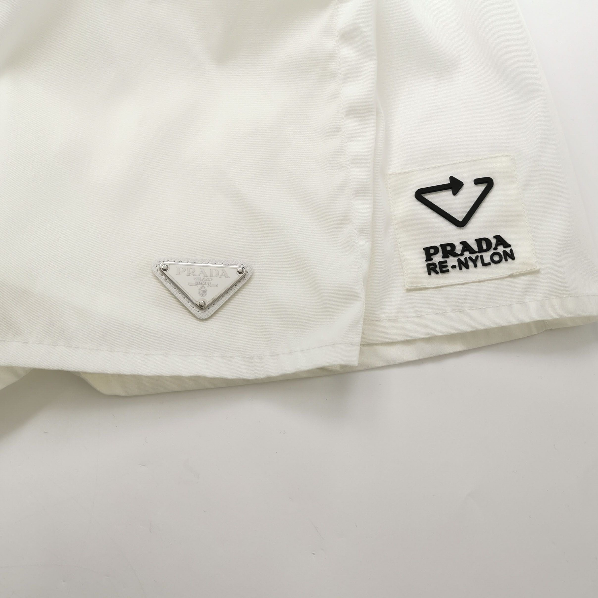 Prada Prada Re-Nylon Logo Shorts Size 40 Size 27" / US 4 / IT 40 - 3 Thumbnail