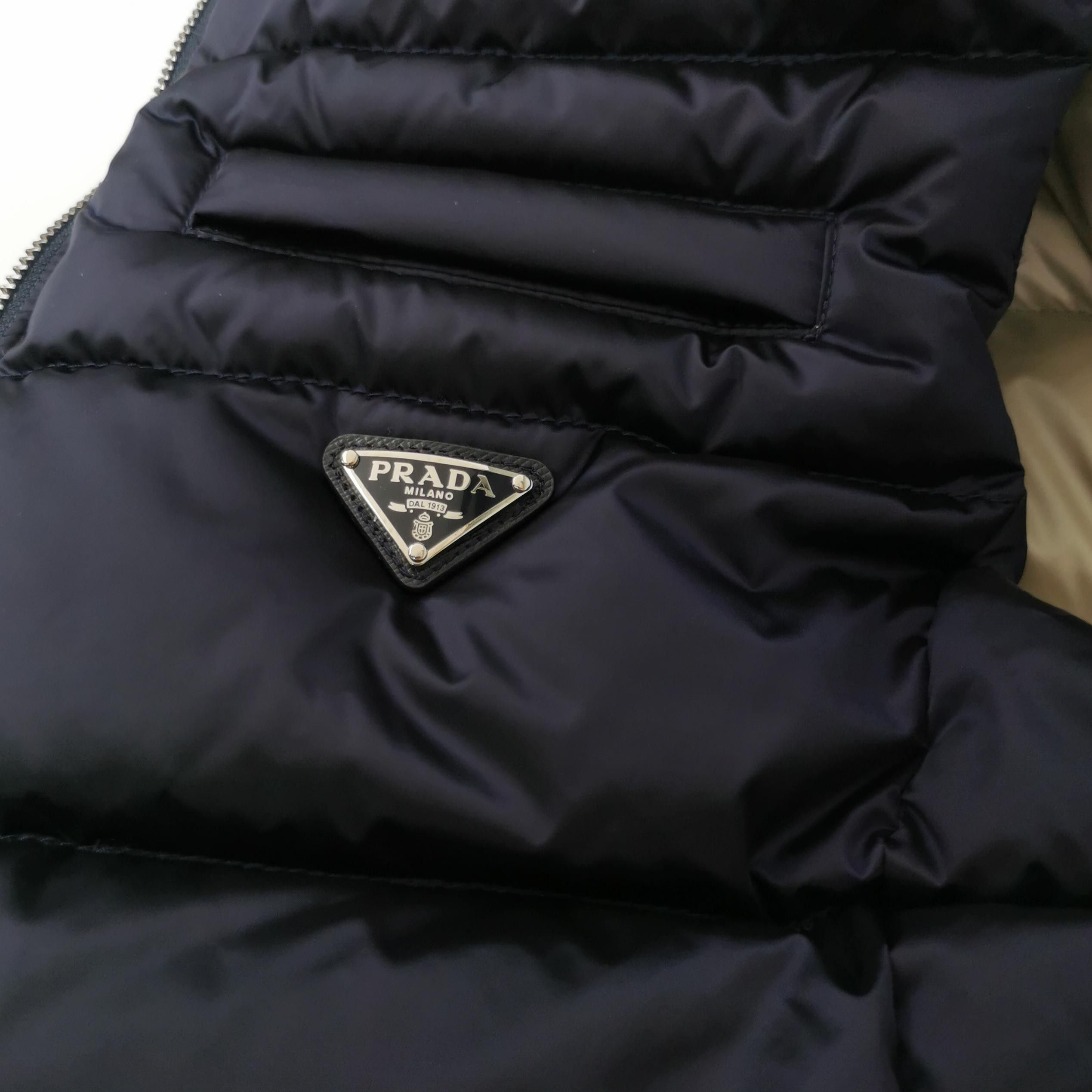 Prada Prada Logo Patch Padded Vest Size IT 40 Size S / US 4 / IT 40 - 3 Thumbnail