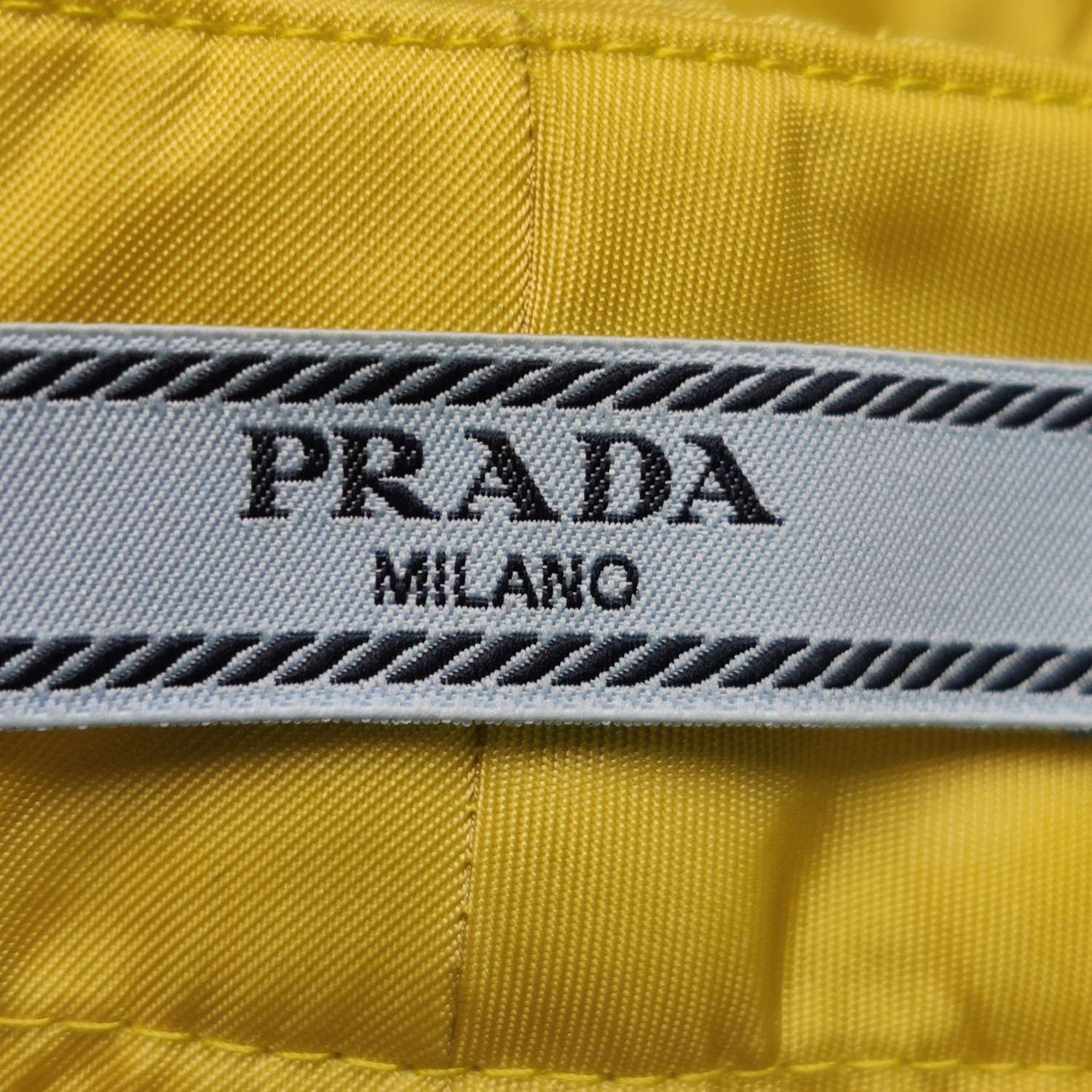 Prada Prada Re-Nylon Belt Bag Shorts Size 40 Size 27" / US 4 / IT 40 - 5 Thumbnail