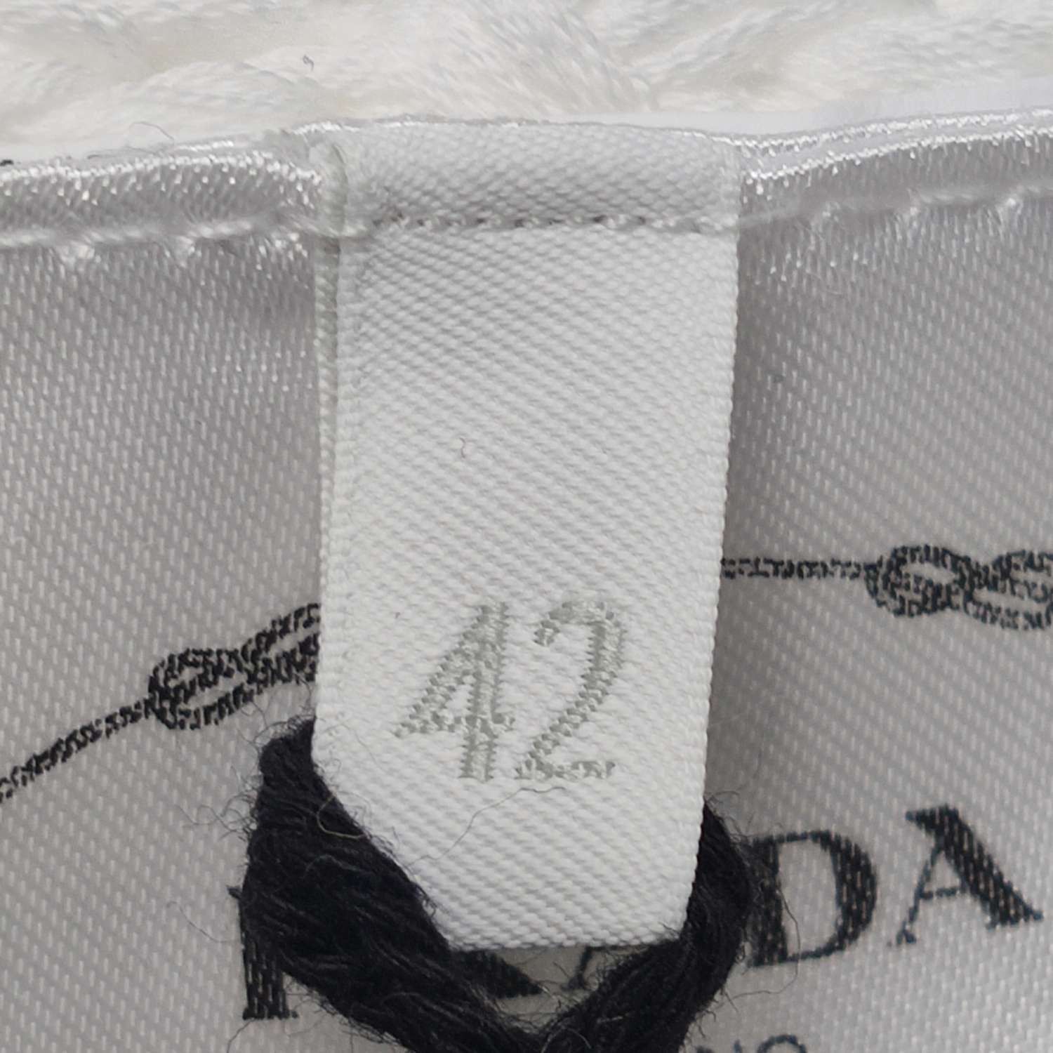 Prada Prada V-Neck Cotton Knit Sweater Size IT 42 Size M / US 6-8 / IT 42-44 - 6 Thumbnail
