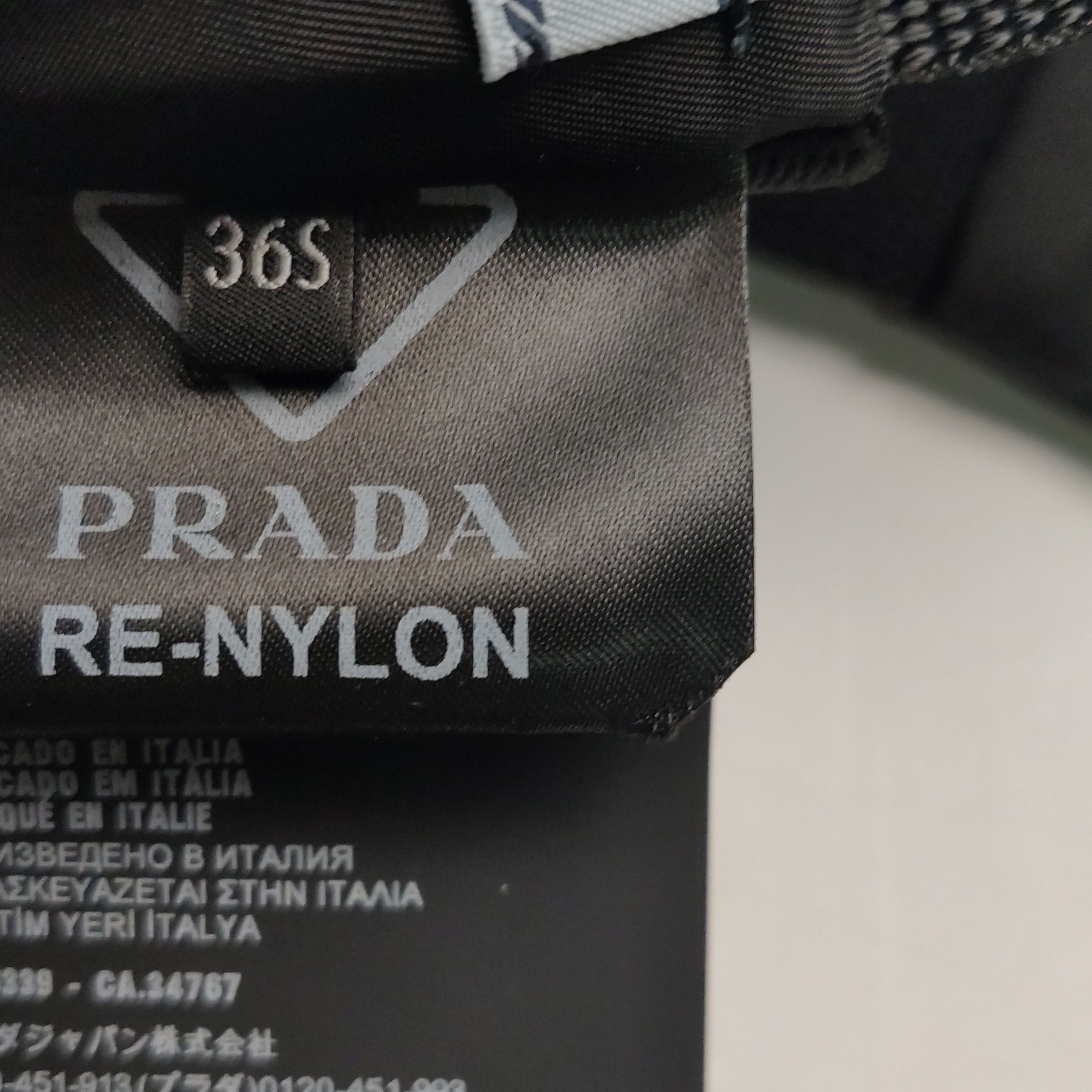 Prada Prada Re-Nylon Triangle Logo Crop Top Size 36 Size XS / US 0-2 / IT 36-38 - 10 Thumbnail