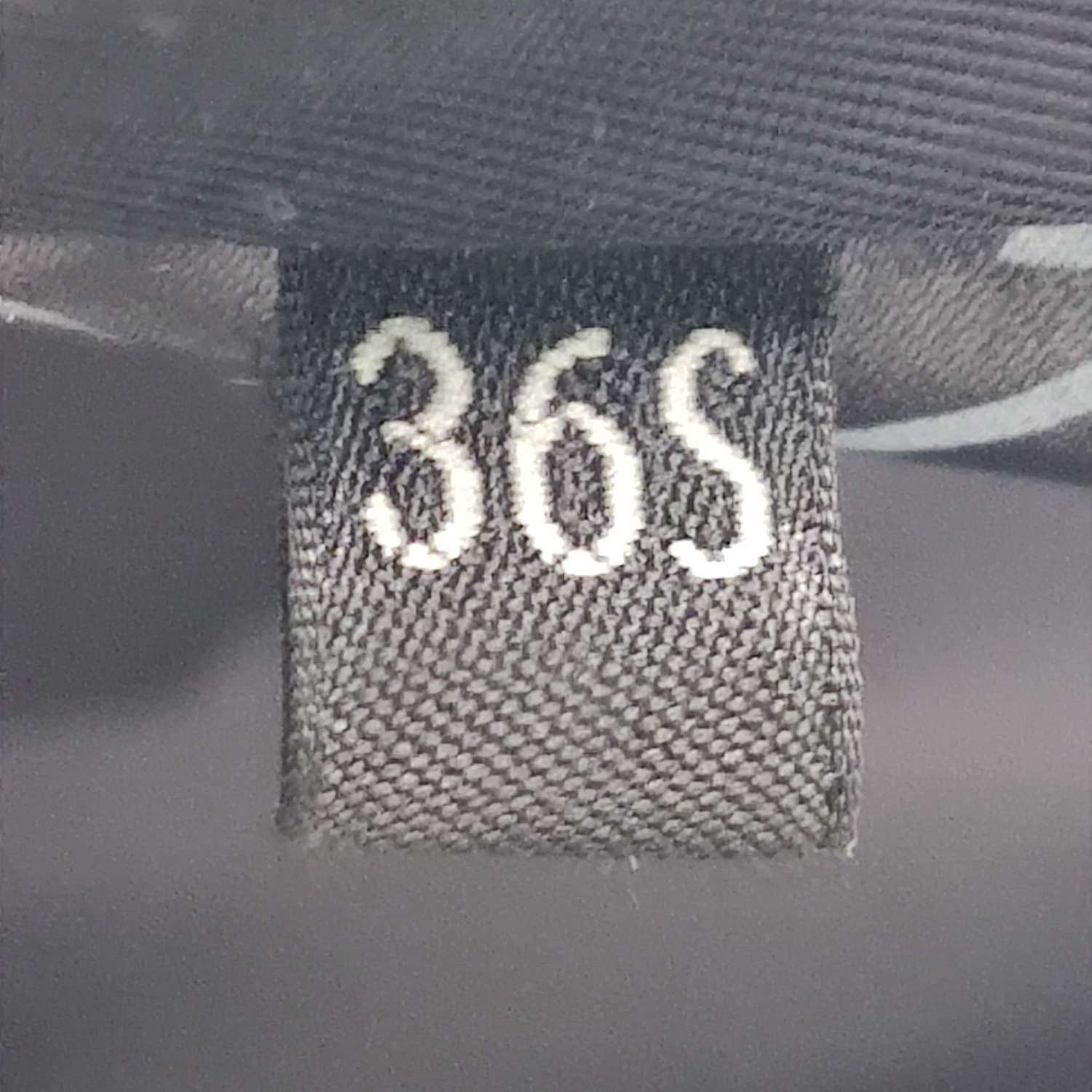 Prada Prada Re-Nylon Triangle Logo Crop Top Size 36 Size XS / US 0-2 / IT 36-38 - 7 Thumbnail