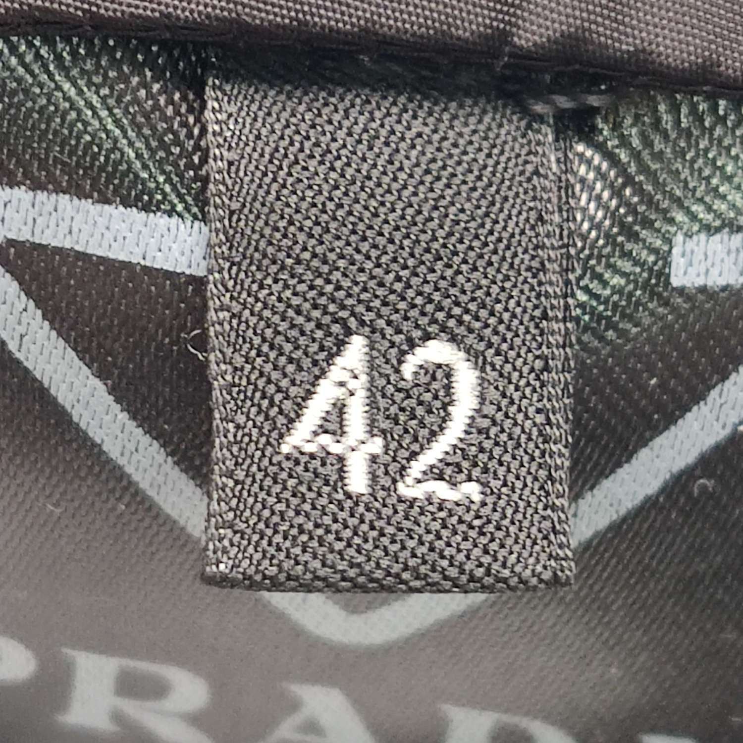 Prada Prada Re-Nylon Triangle Logo Trench Coat IT 42 Size M / US 6-8 / IT 42-44 - 10 Thumbnail