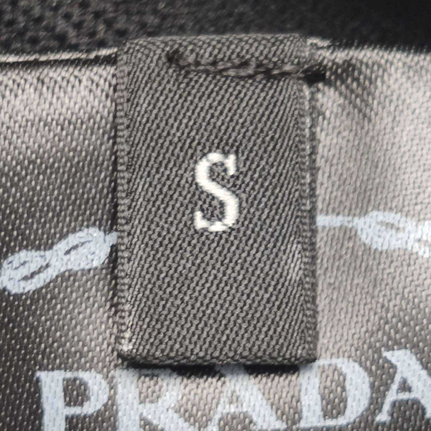 Prada Prada Logo Patch Long Sleeve Knit Size S Size US S / EU 44-46 / 1 - 7 Thumbnail
