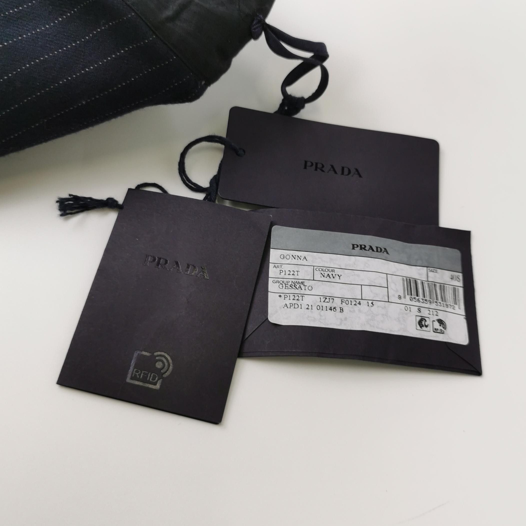 Prada Prada Navy Pinstripe Wool Midi Skirt Size 40S Size 27" / US 4 / IT 40 - 4 Thumbnail