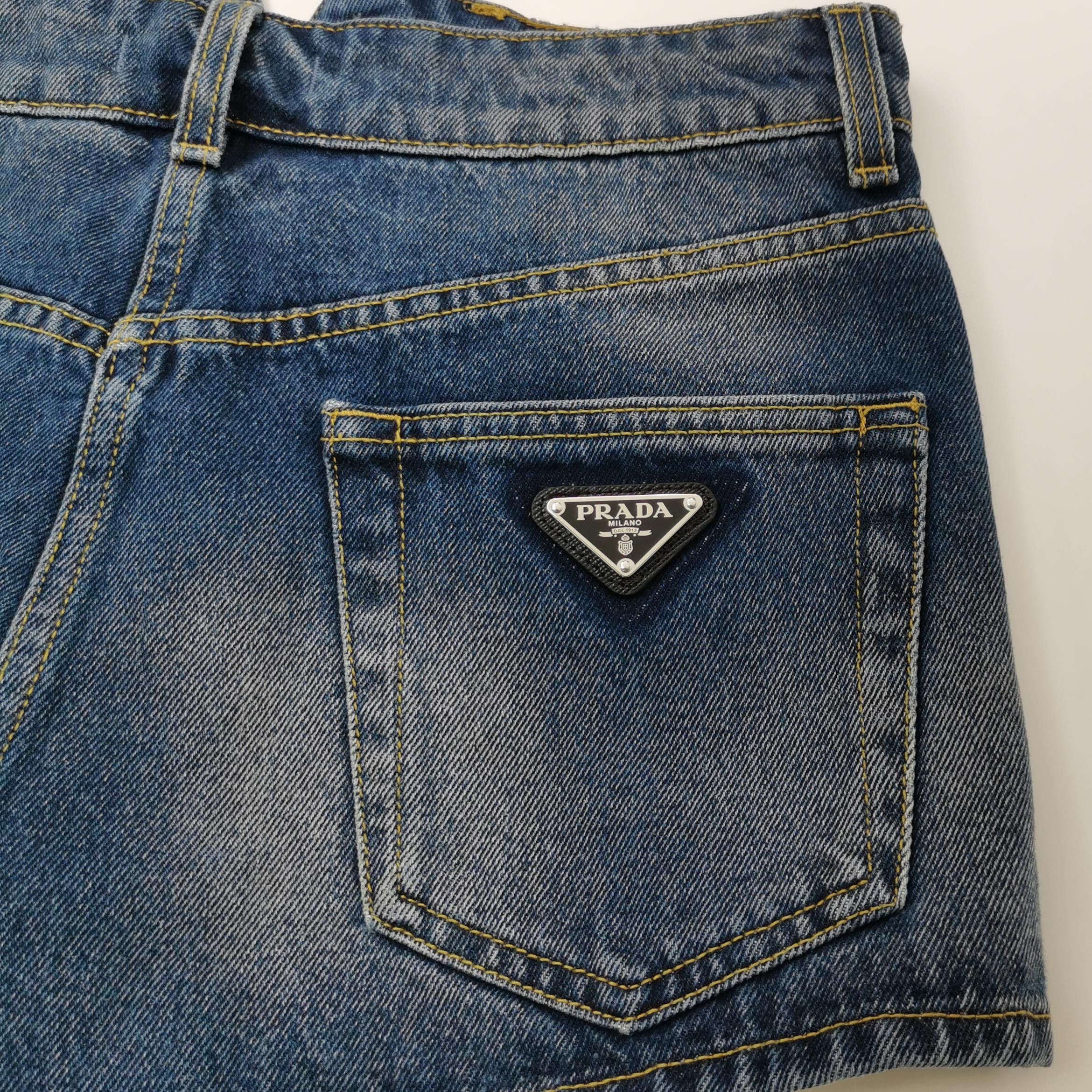 Prada Prada Triangle Logo Denim Shorts Size 27 Size 27" / US 4 / IT 40 - 3 Thumbnail