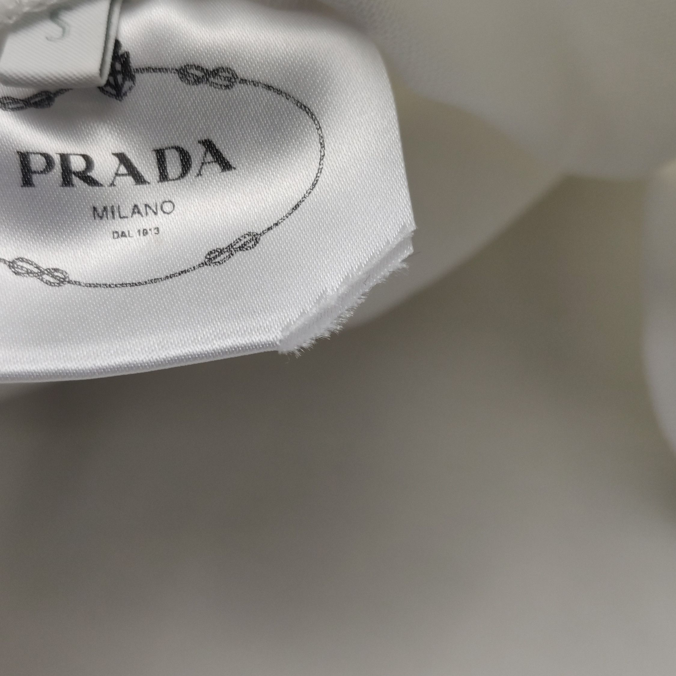 Prada Prada Logo Embroidered Polo Shirt Size S Size US S / EU 44-46 / 1 - 11 Thumbnail
