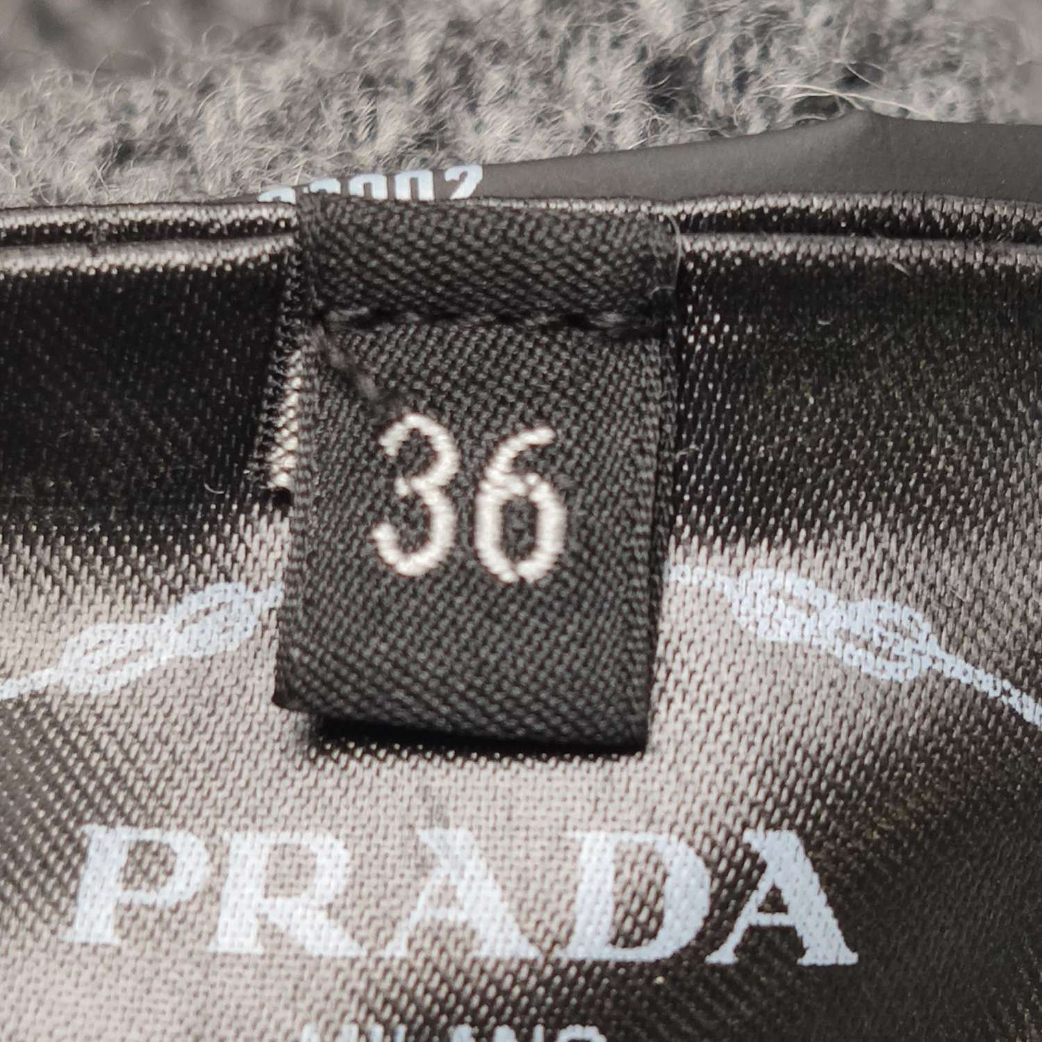 Prada Prada Grey Wool Cashmere V-Neck Sweater Size 36 Size XS / US 0-2 / IT 36-38 - 6 Thumbnail
