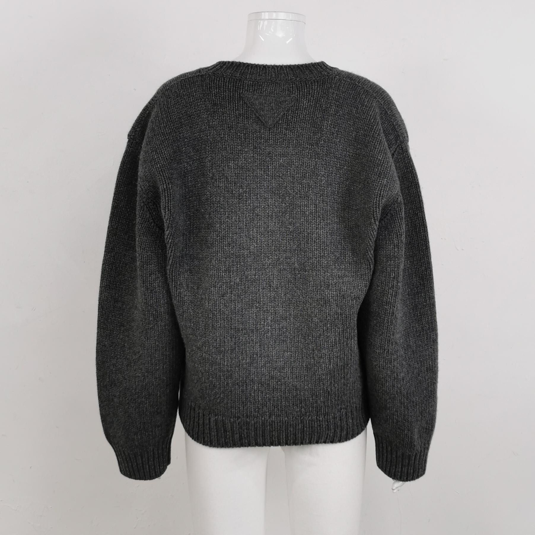 Prada Prada Grey Wool Cashmere V-Neck Sweater Size 36 Size XS / US 0-2 / IT 36-38 - 2 Thumbnail