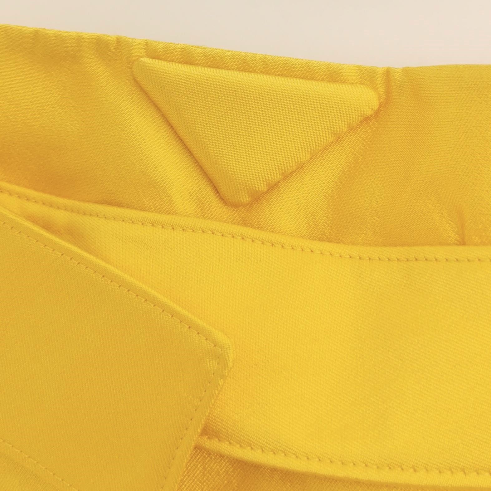 Prada Prada Belted Wool Silk Mini Skirt Size 40 Size 27" / US 4 / IT 40 - 3 Thumbnail