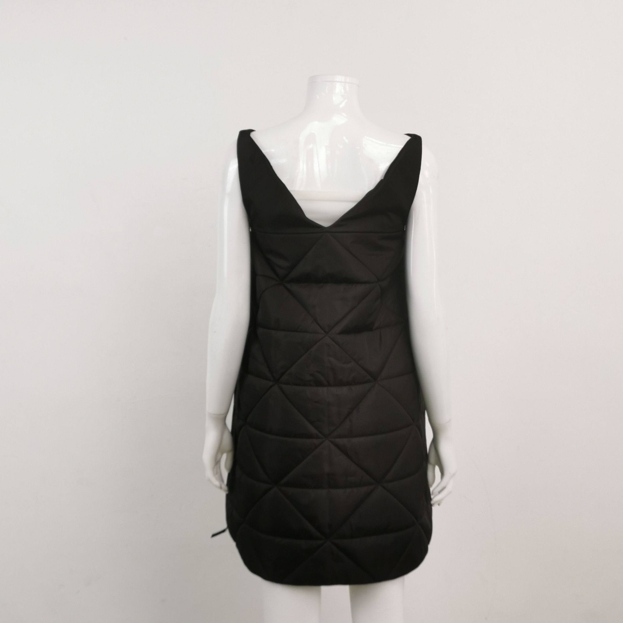 Prada Prada Triangle Logo Quilted Dress Size 38 Size XS / US 0-2 / IT 36-38 - 2 Thumbnail