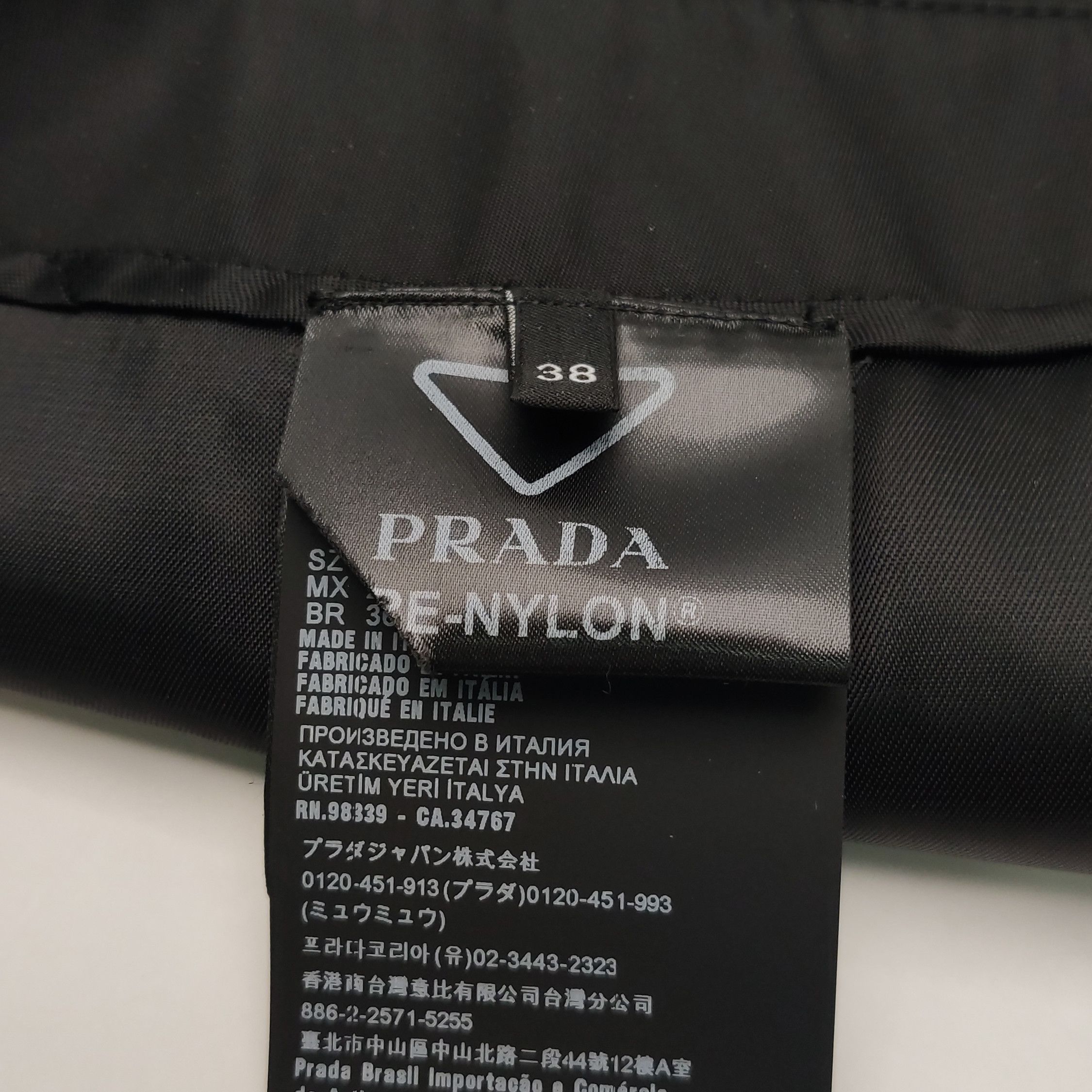 Prada Prada Re-Nylon Logo Plaque Mini Skirt Size 38 Size 26" / US 2 / IT 38 - 9 Thumbnail