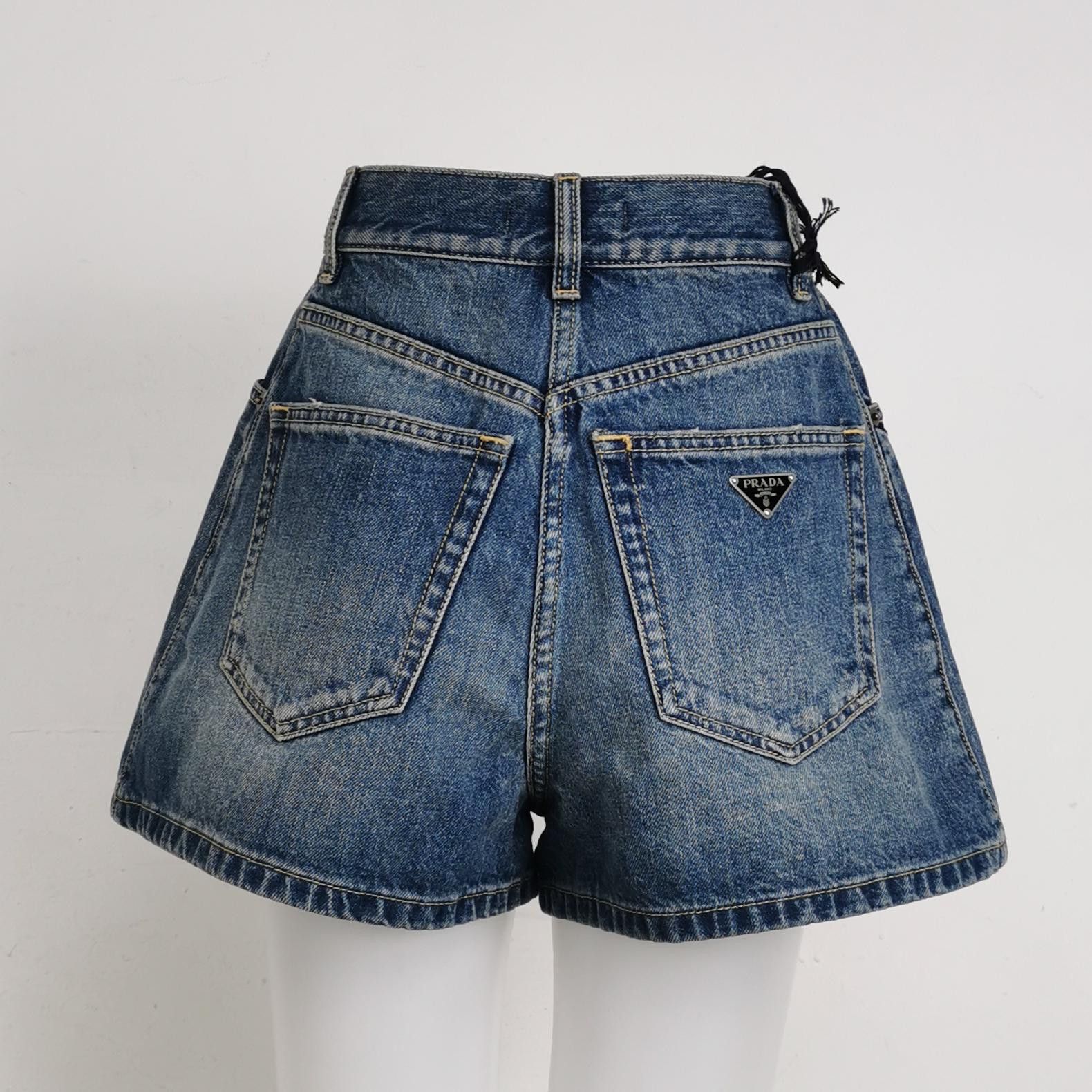 Prada Prada Denim Shorts Size 25 Size 25" / US 0 / IT 36 - 2 Thumbnail