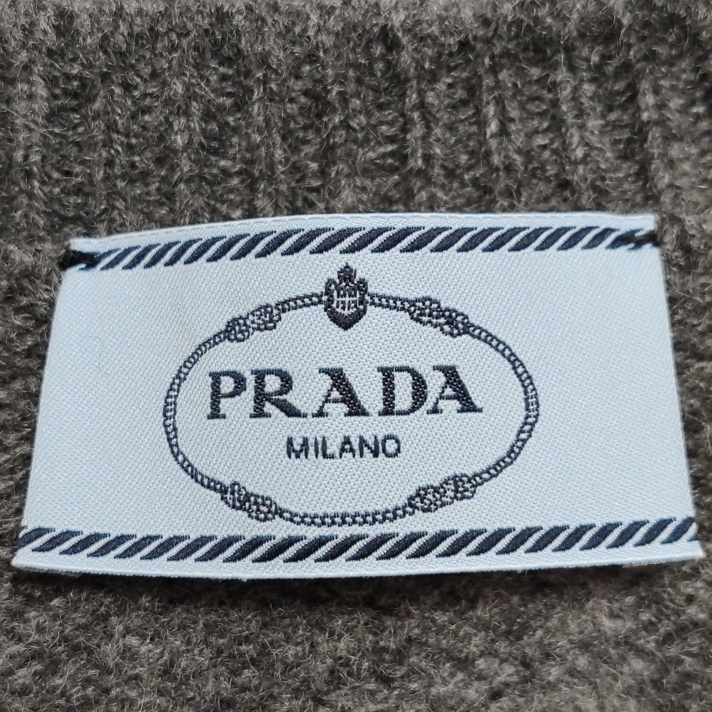 Prada Prada Cashmere Logo Crewneck Sweater Size 38 Size XS / US 0-2 / IT 36-38 - 4 Thumbnail
