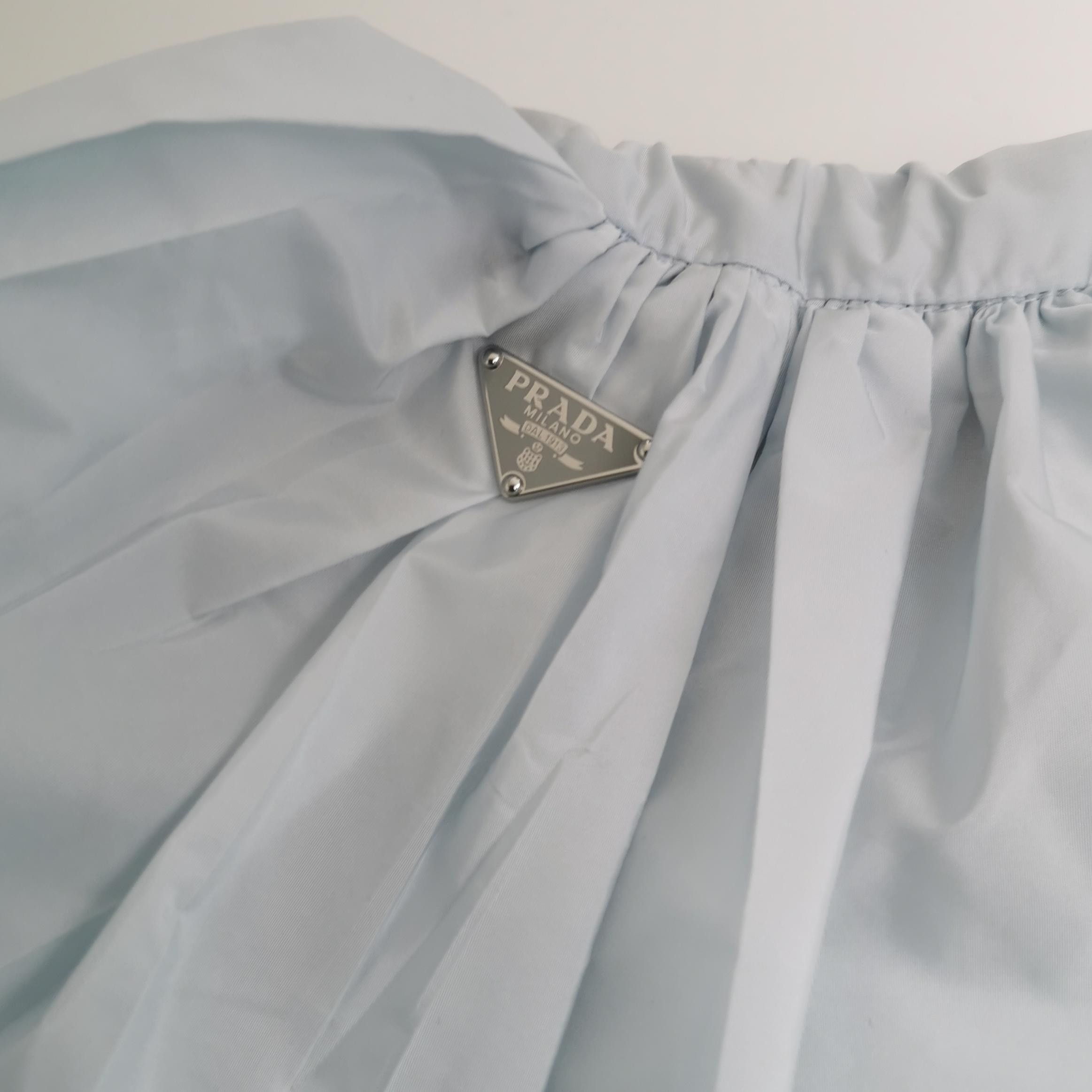 Prada Prada Triangle Logo Skirt Size IT 36 Size 25" / US 0 / IT 36 - 3 Thumbnail
