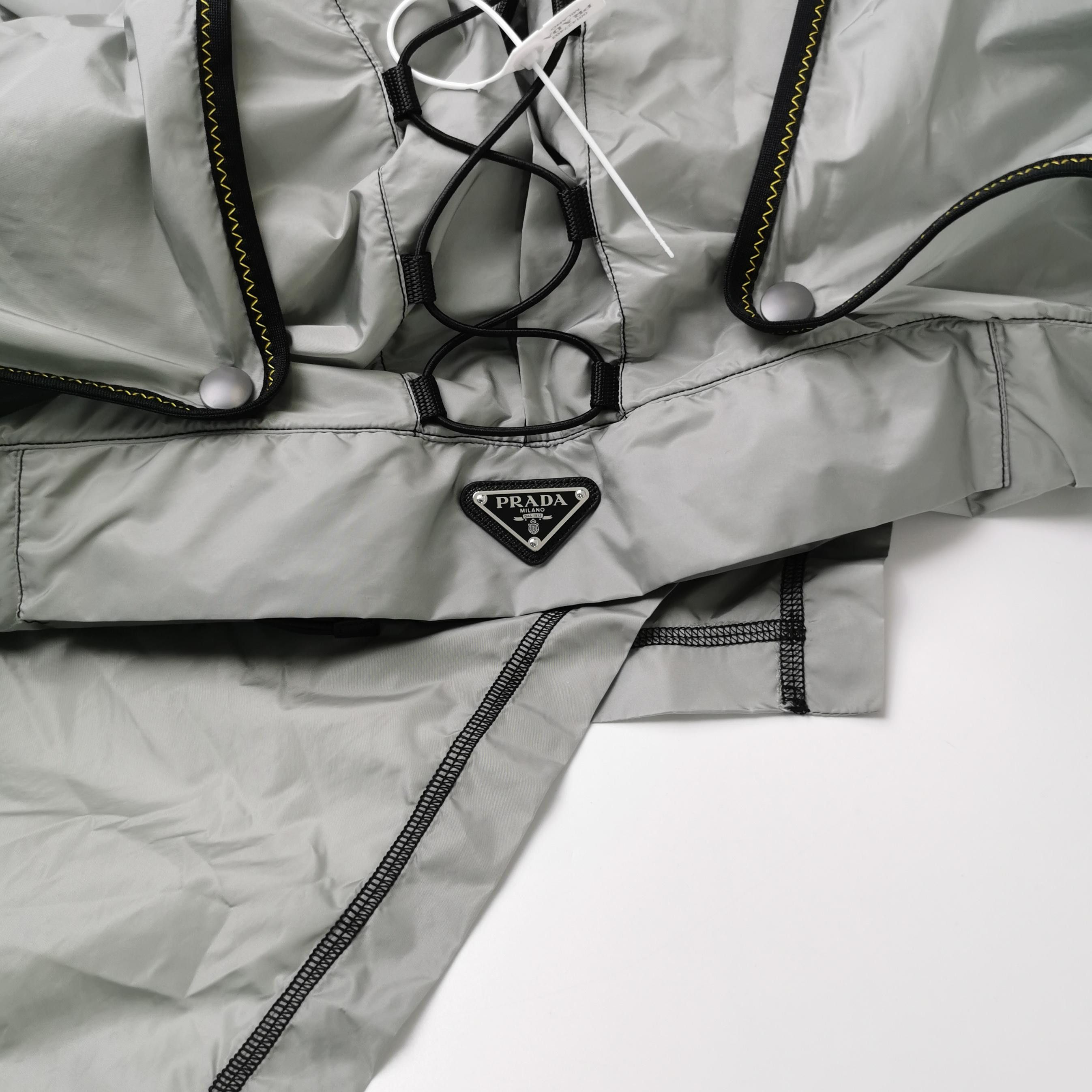 Prada Prada Re-Nylon Hooded Cape Size 38 Size XS / US 0-2 / IT 36-38 - 3 Thumbnail